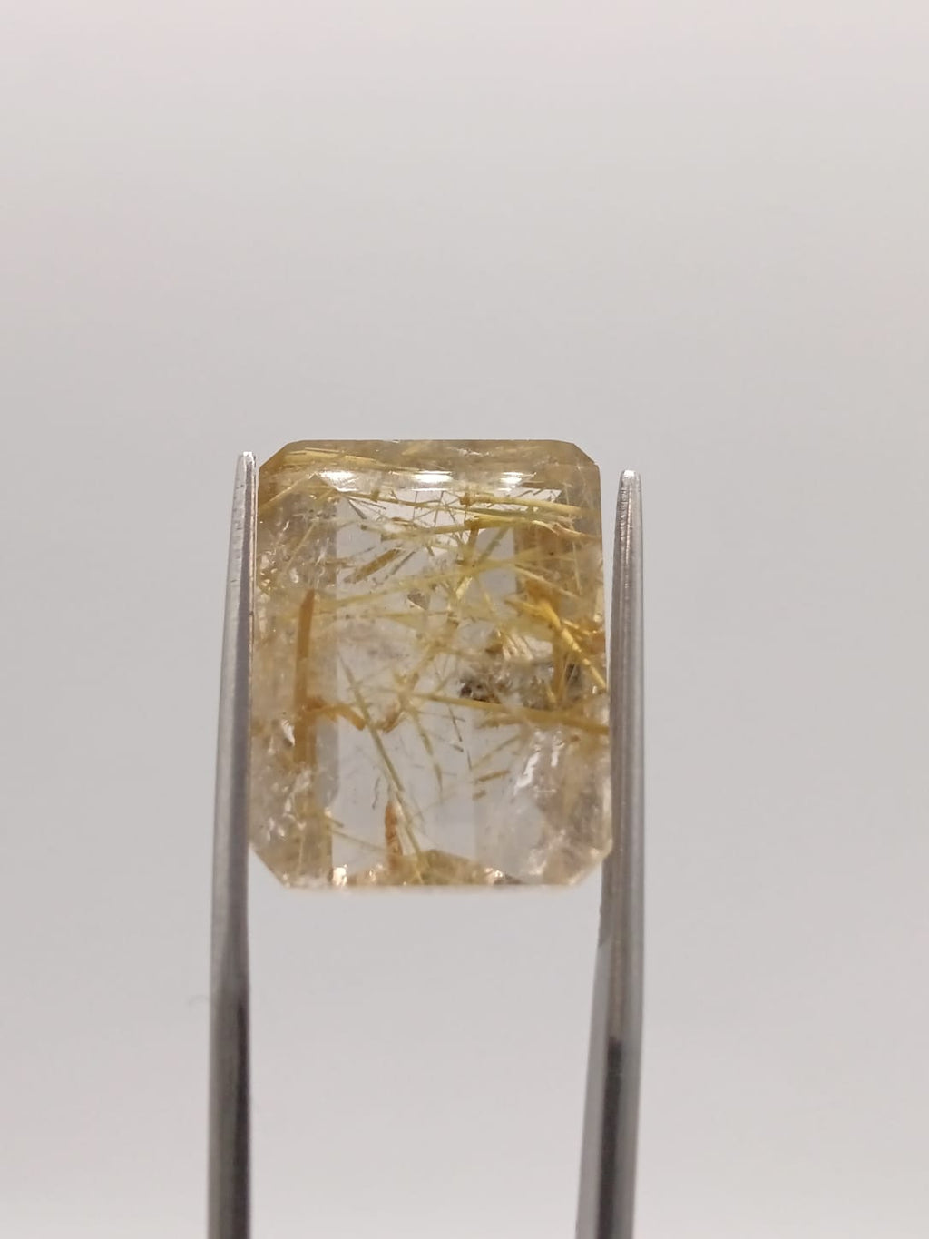 Cuarzo rutilado rectangular de 21.85ct