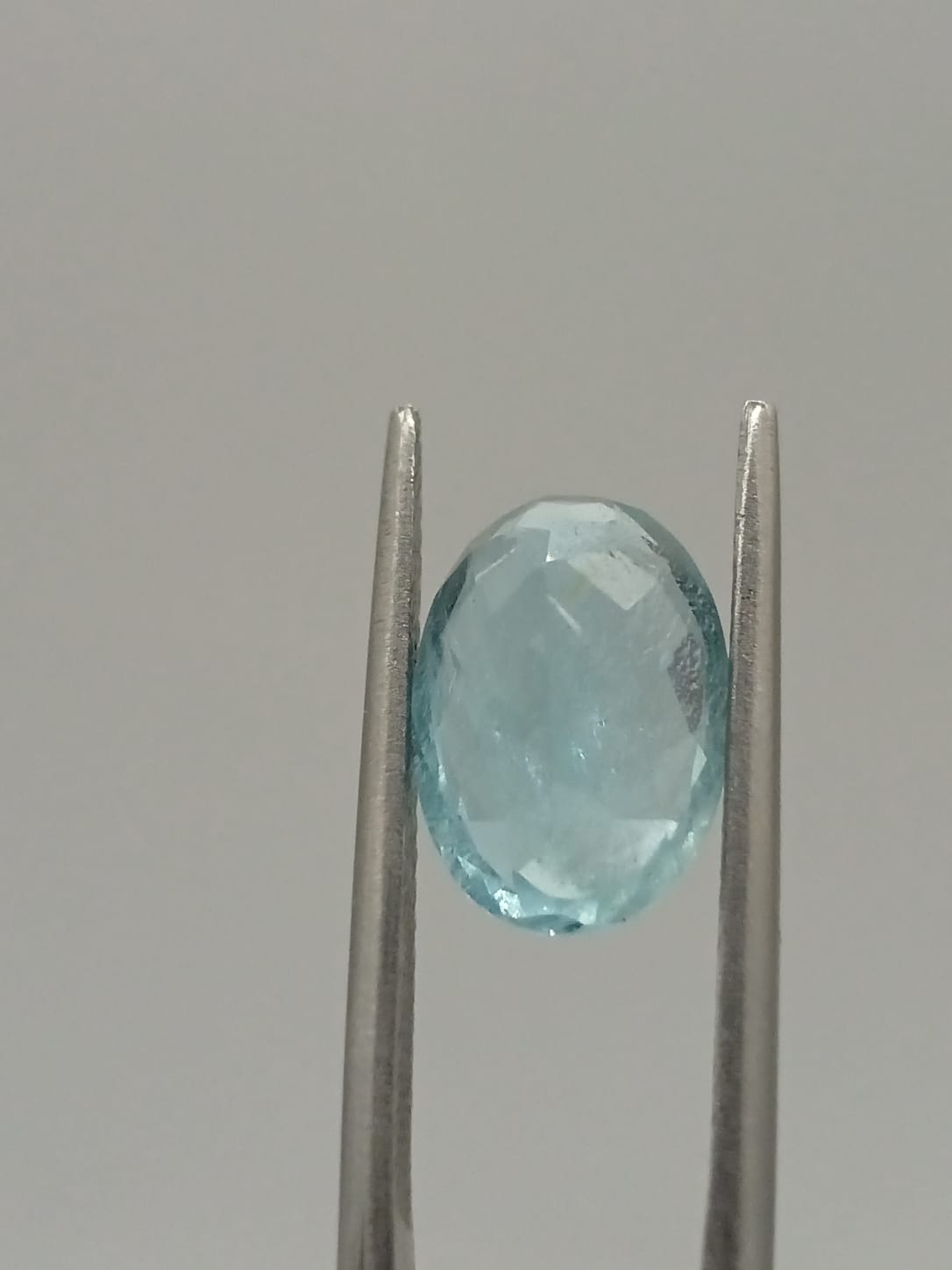 Aguamarina ovalada de 3.48ct