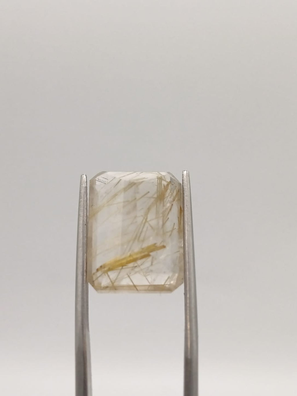 Cuarzo rutilado rectangular de 12.06ct