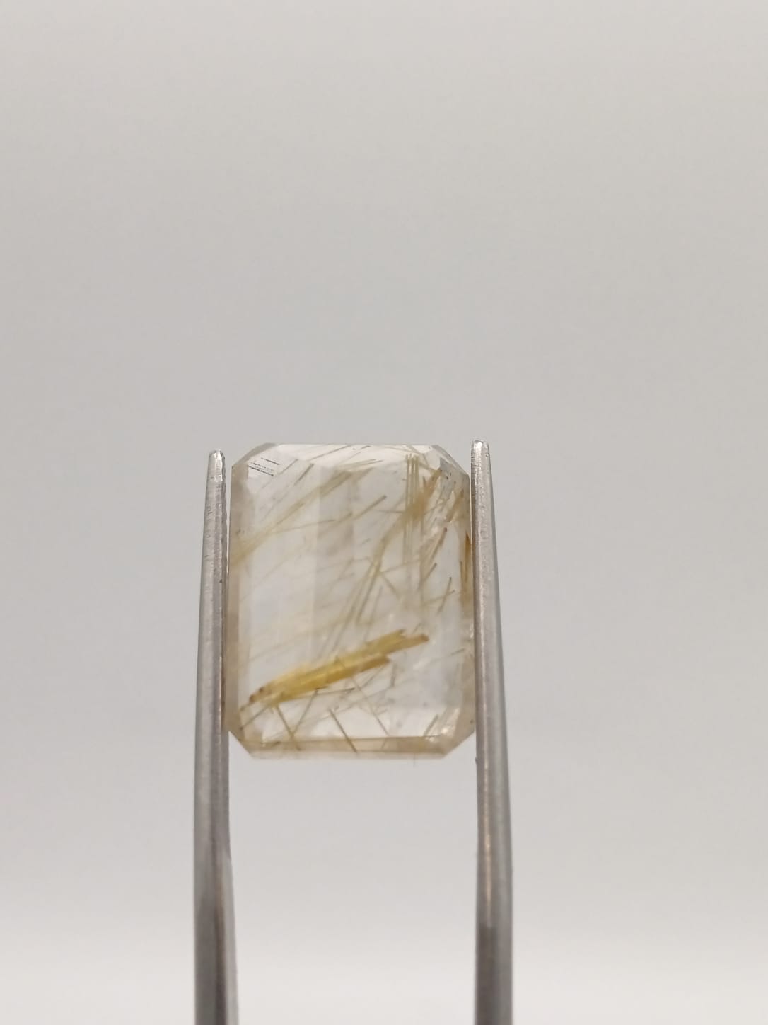 Cuarzo rutilado rectangular de 12.06ct