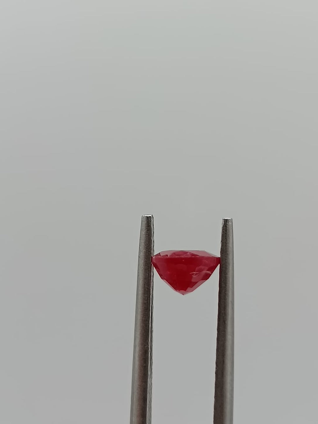 Rubí ovalado de 1.12ct