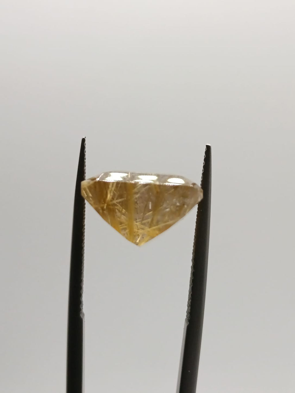 Cuarzo rutilado rectangular de 13.05ct
