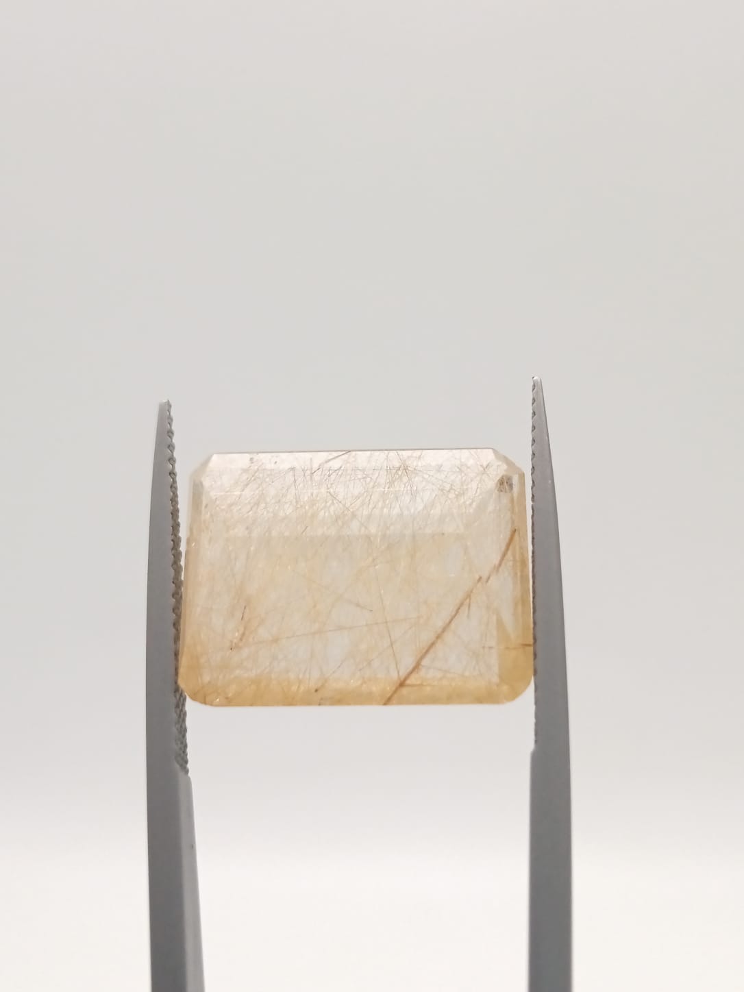 Cuarzo rutilado rectangular de 13.21ct