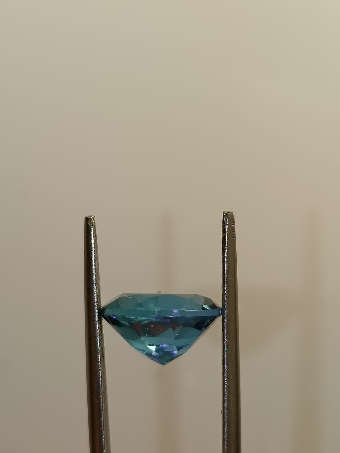 Alejandrita circular de 2.82ct