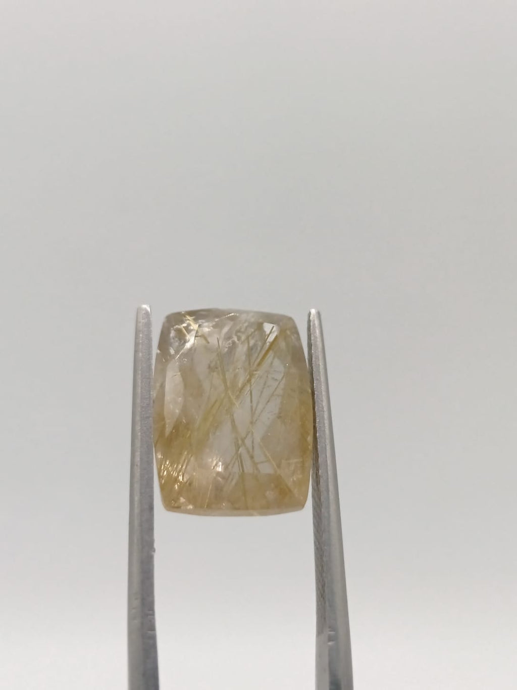 Cuarzo rutilado rectangular de 7.18ct