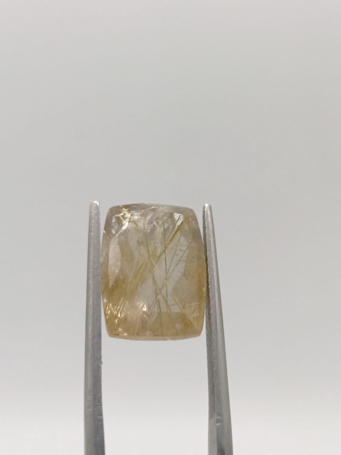 Cuarzo rutilado rectangular de 7.18ct