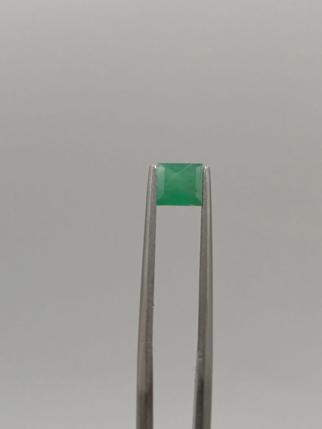 Esmeralda brasileña cuadrada de 0.62ct