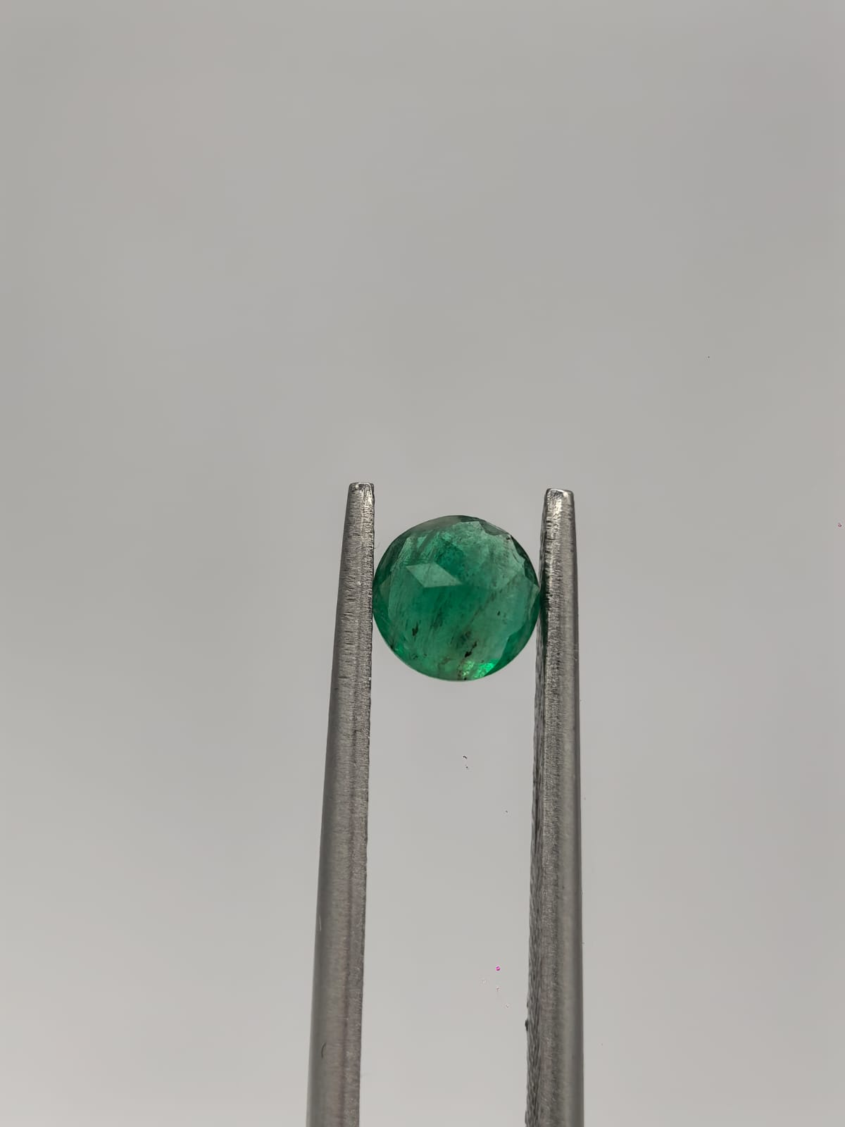 Esmeralda colombiana circular de 0.48ct