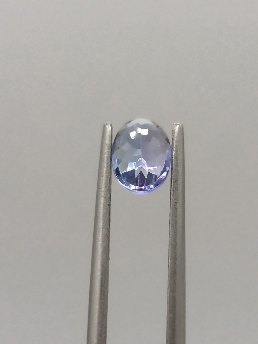 Tanzanita ovalada de 0.83ct