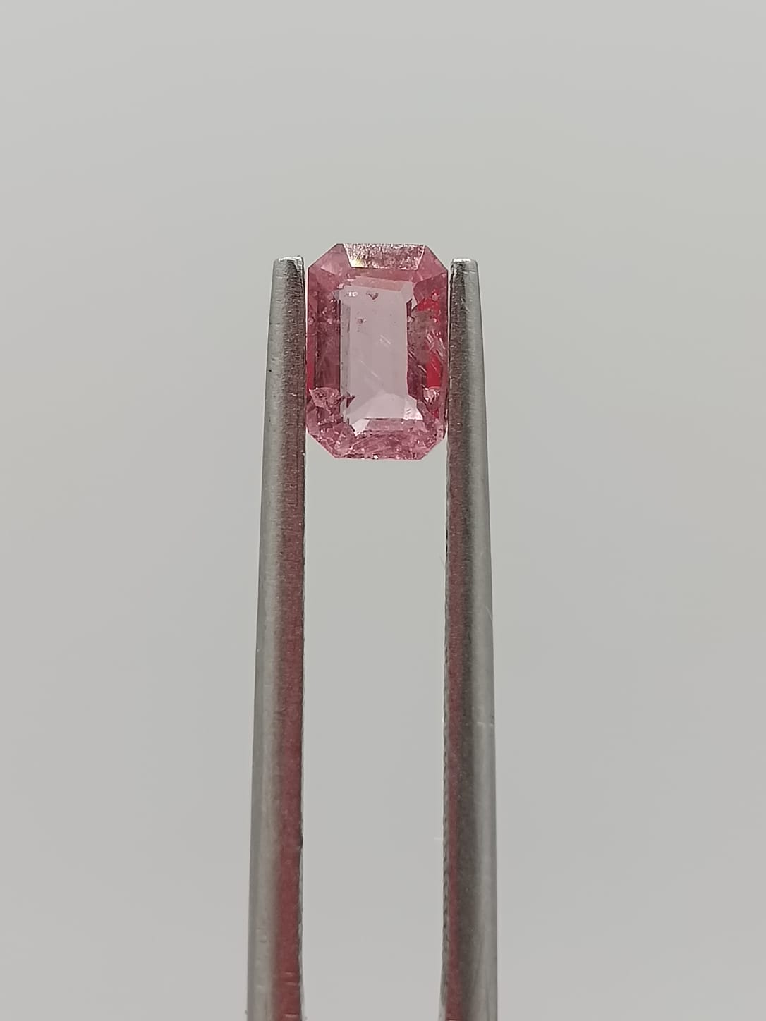 Turmalina rosa rectangular de 0.64ct