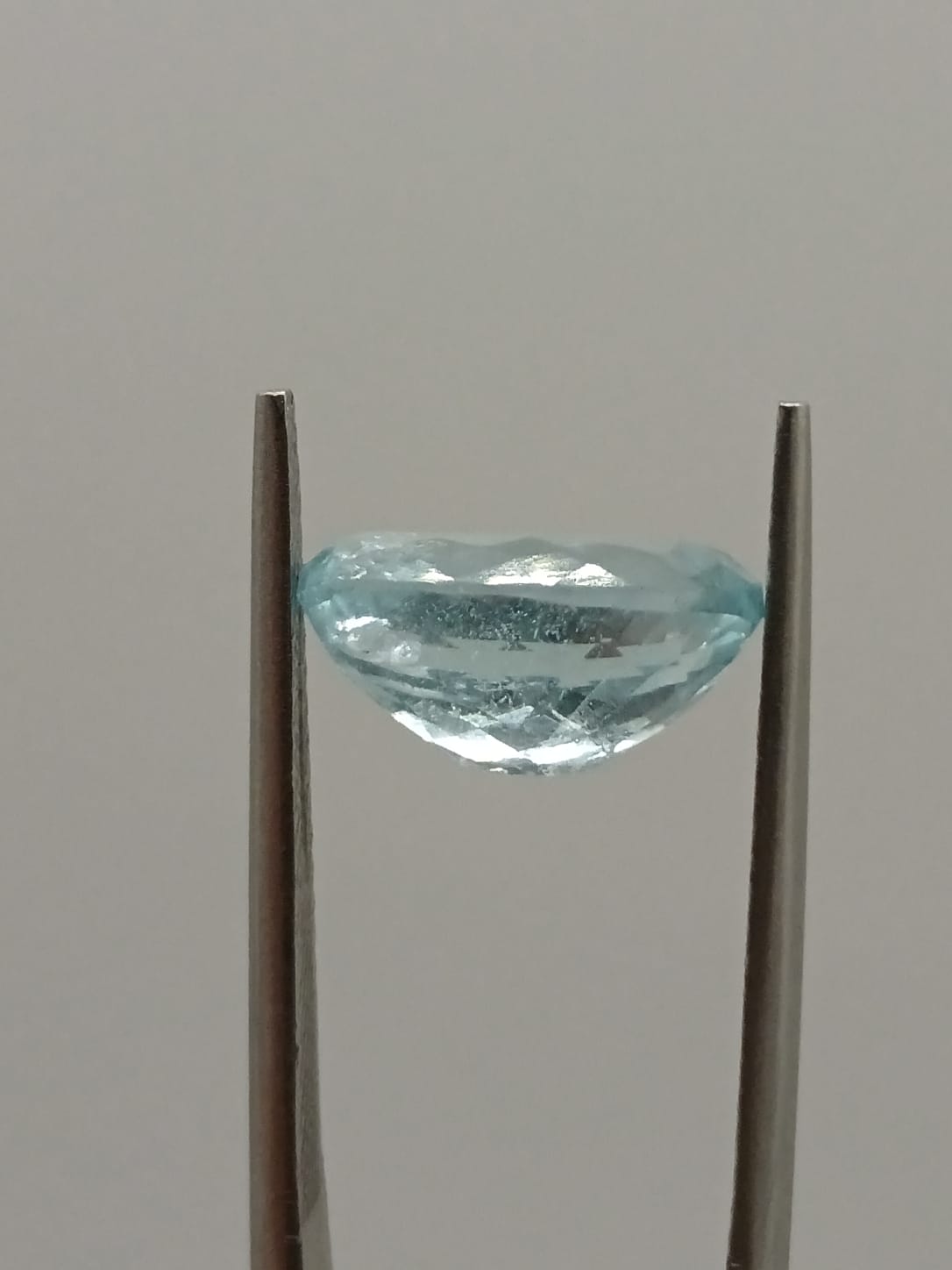 Aguamarina ovalada de 3.35ct