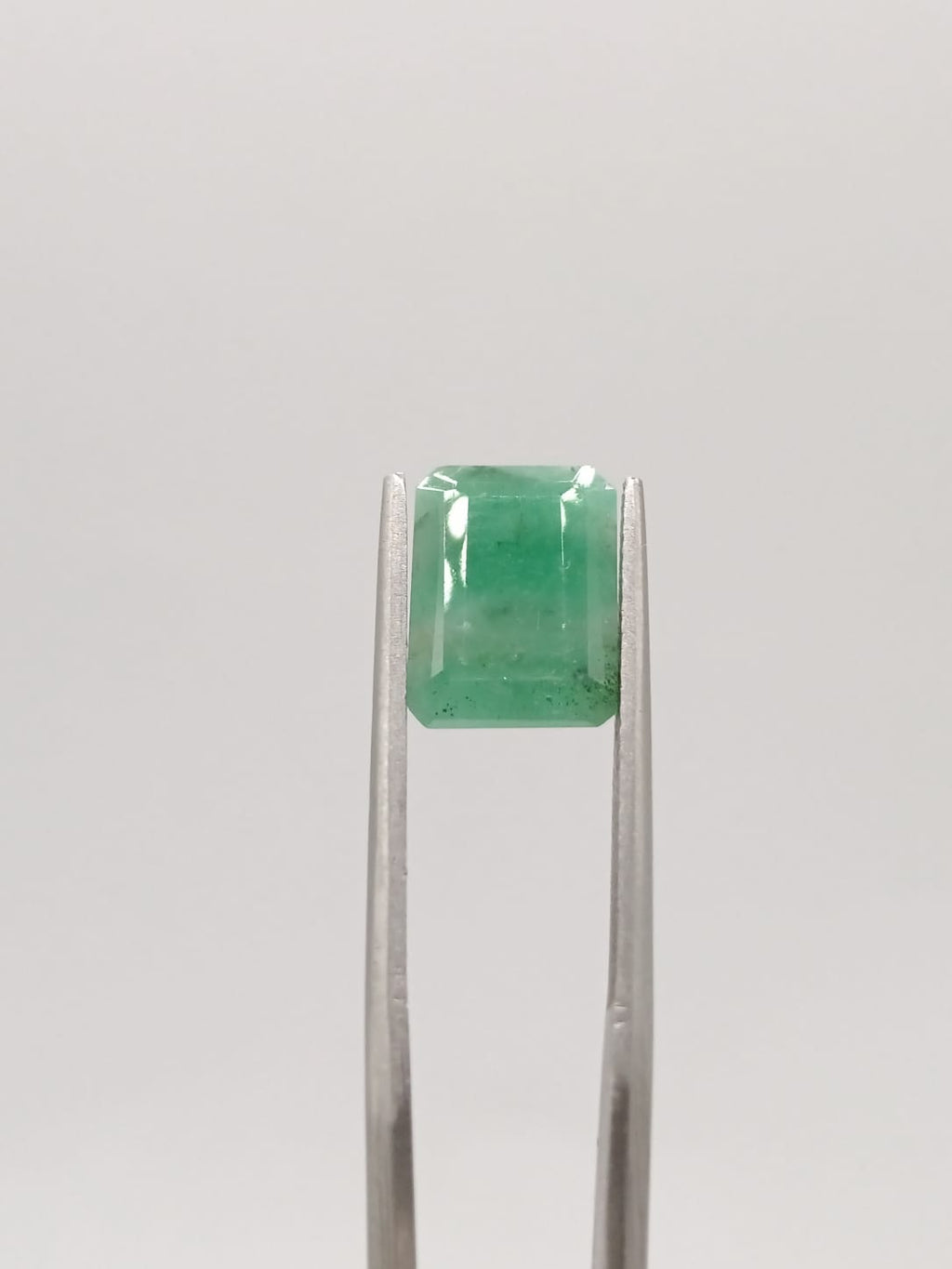 Esmeralda brasileña rectangular de 3.99ct