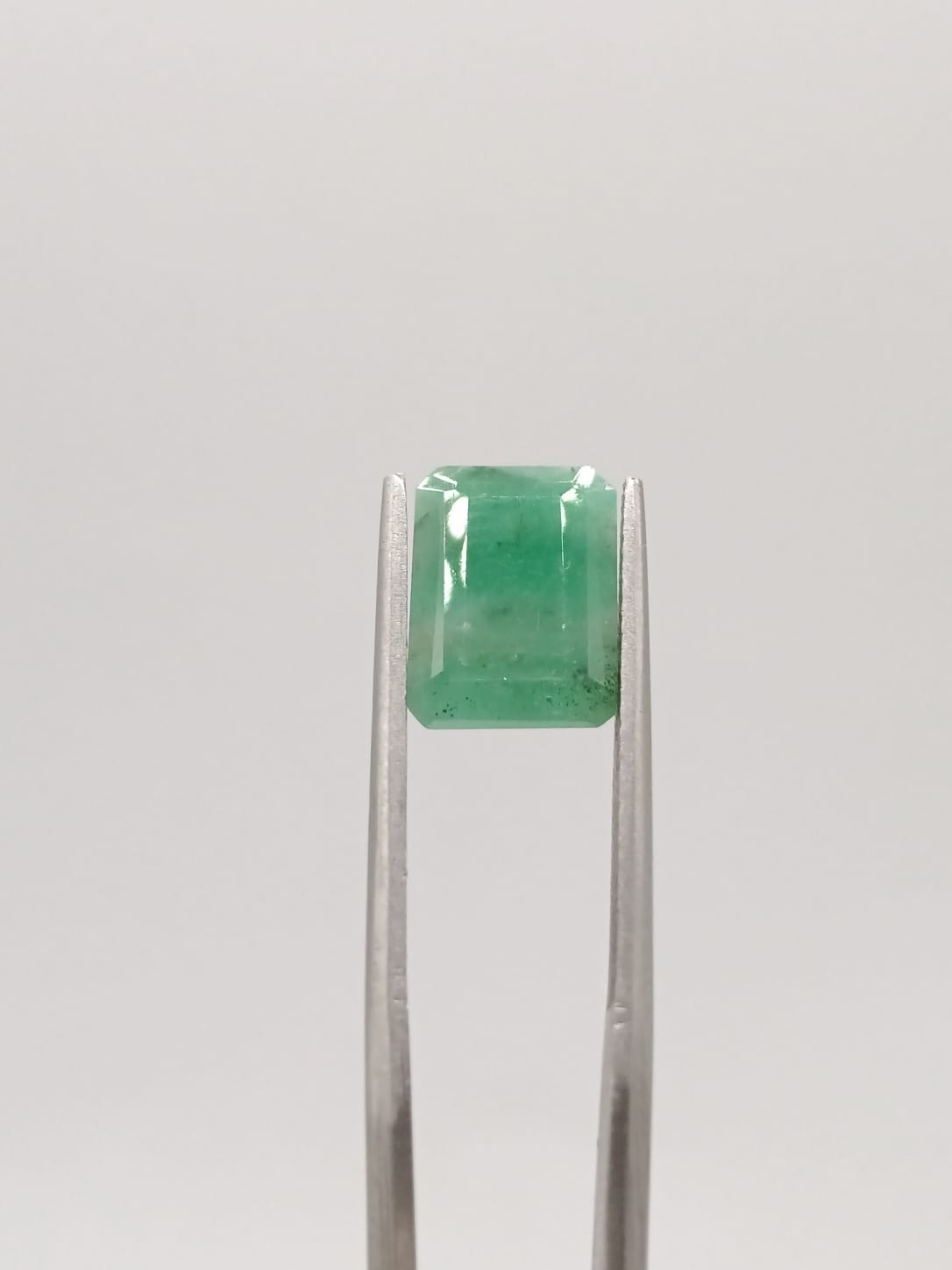Esmeralda brasileña rectangular de 3.99ct