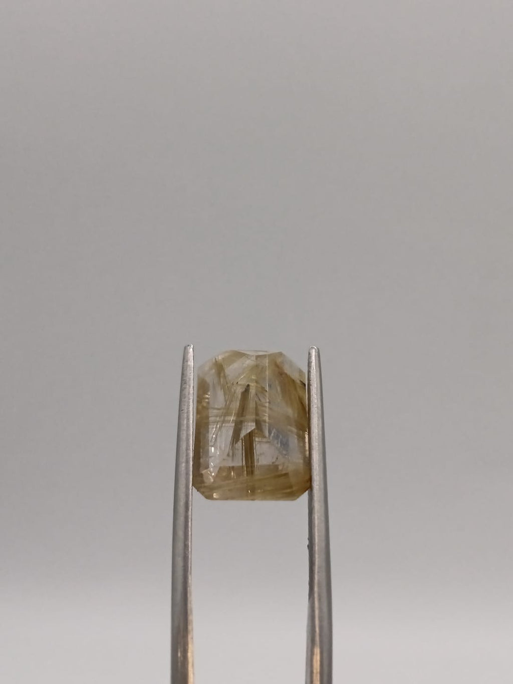 Cuarzo rutilado rectangular de 5.88ct