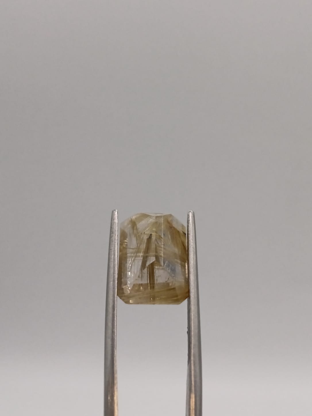 Cuarzo rutilado rectangular de 5.88ct