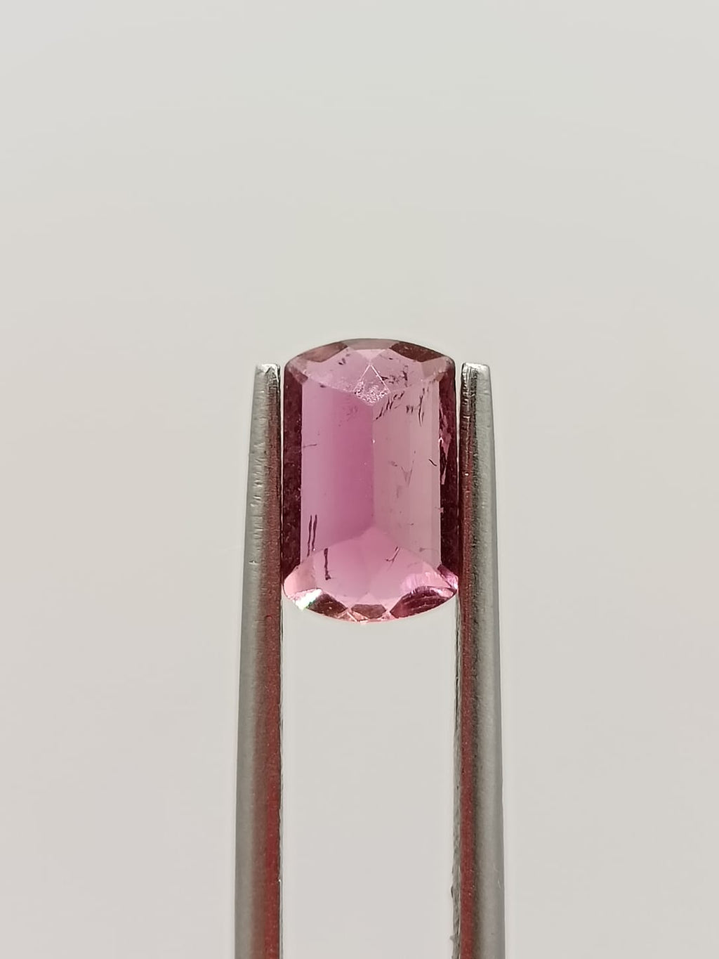 Turmalina rosa rectangular de 1.38ct