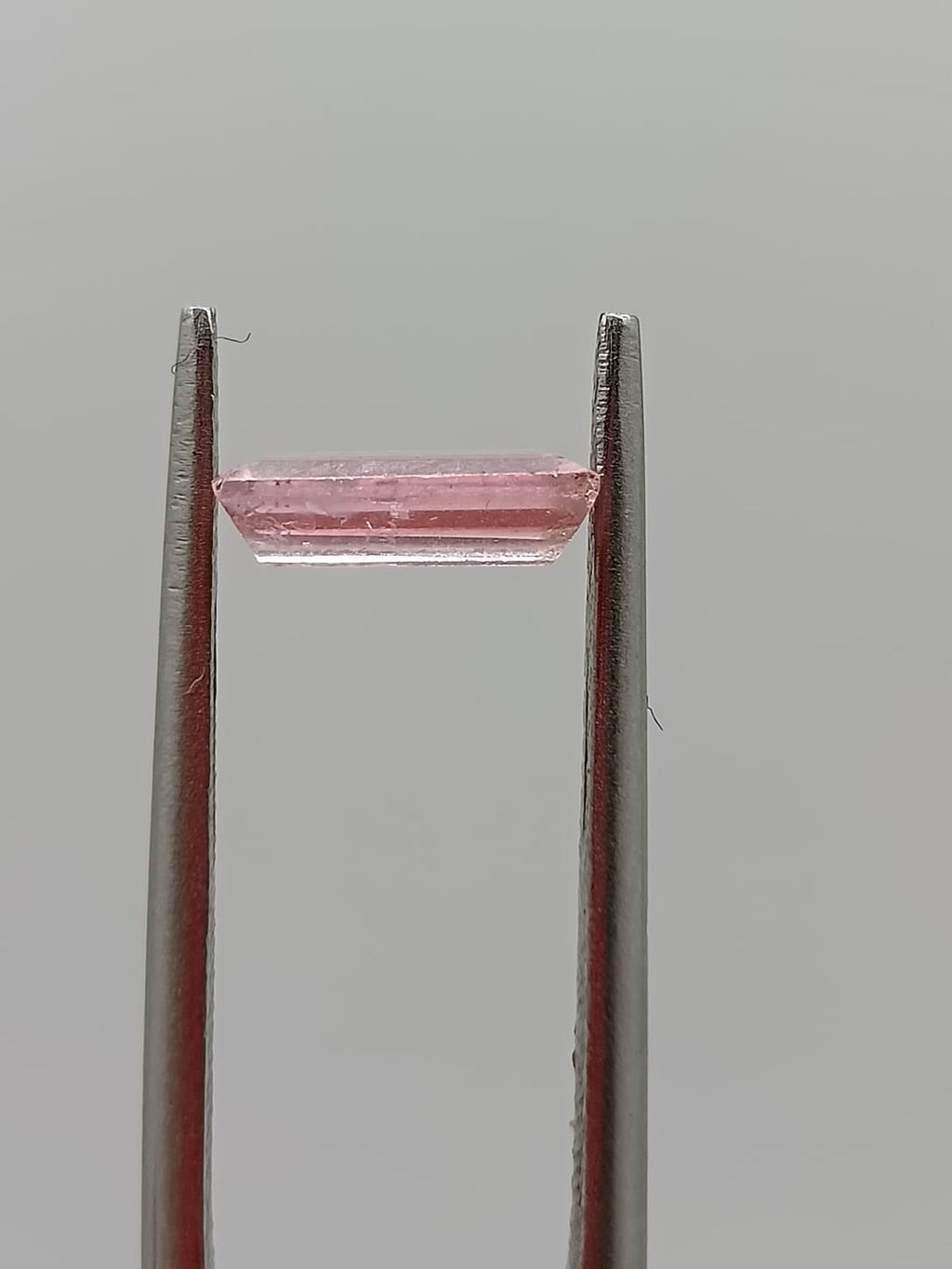 Turmalina rosa rectangular de 0.84ct