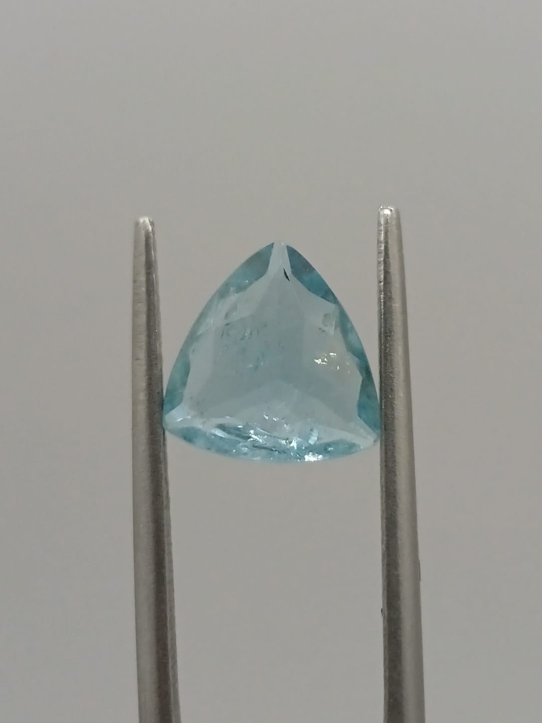 Aguamarina corte trillion de 1.72ct