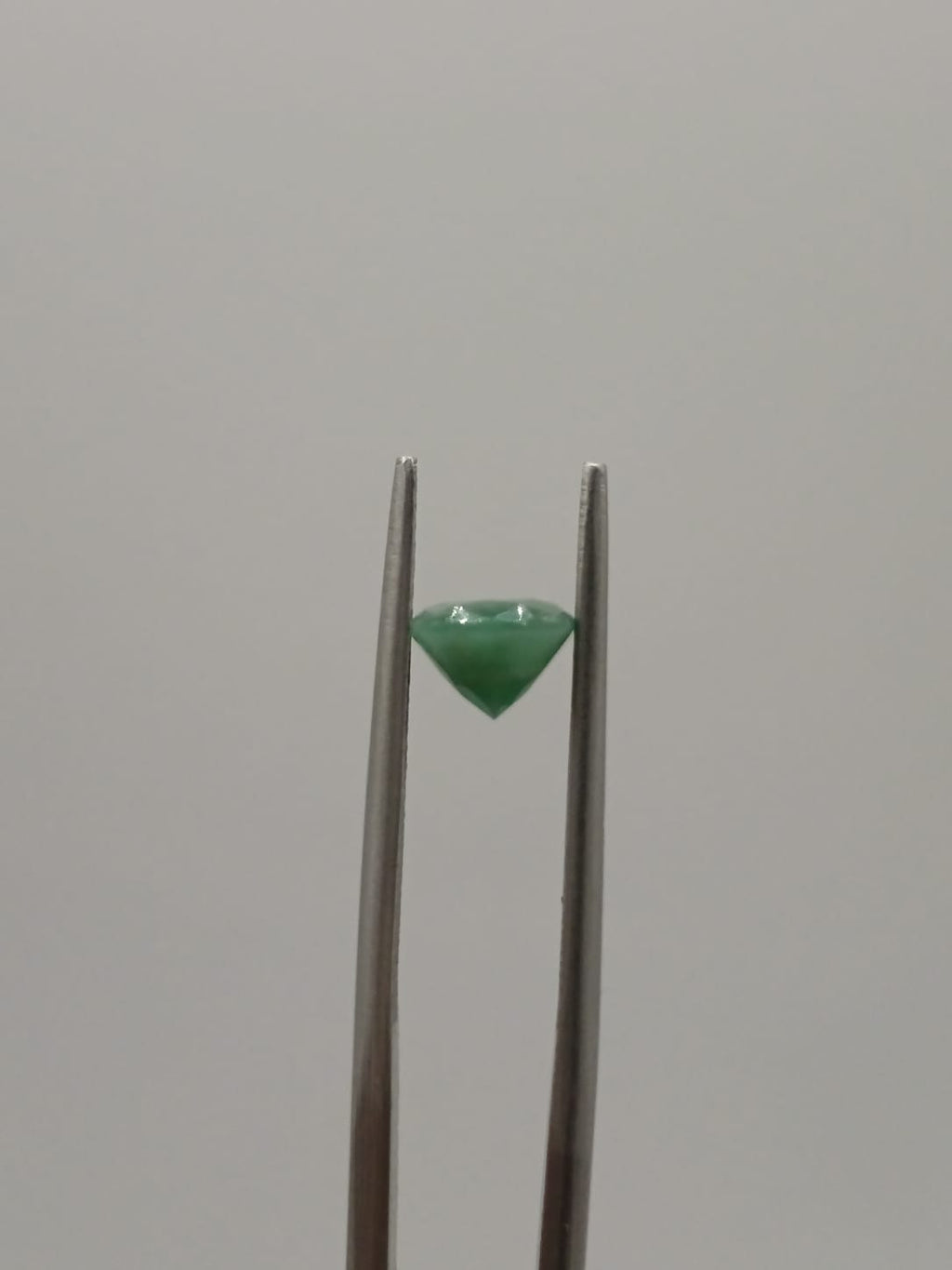 Esmeralda brasileña forma de gota 1.16ct