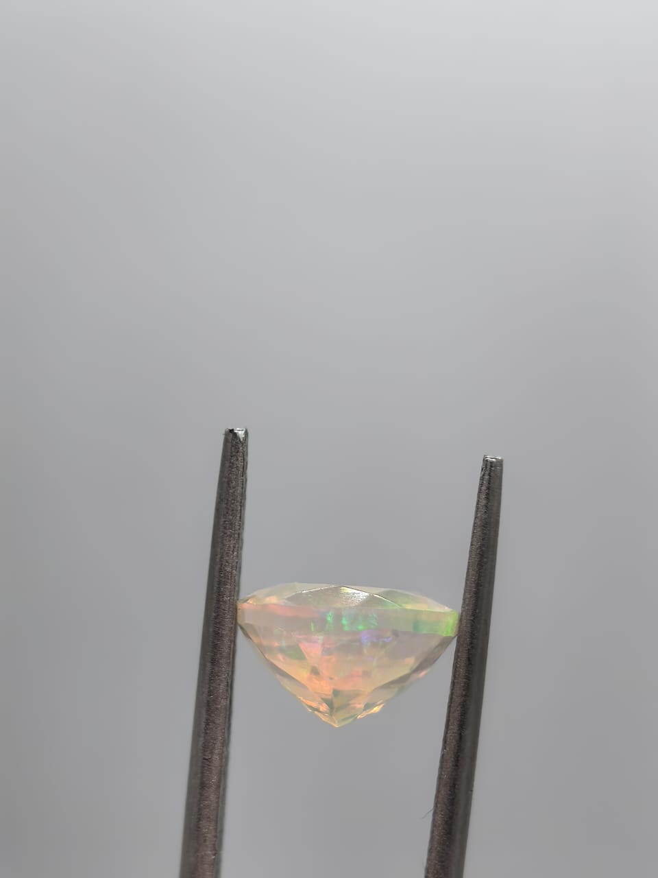 Ópalo ovalado de 1.96ct