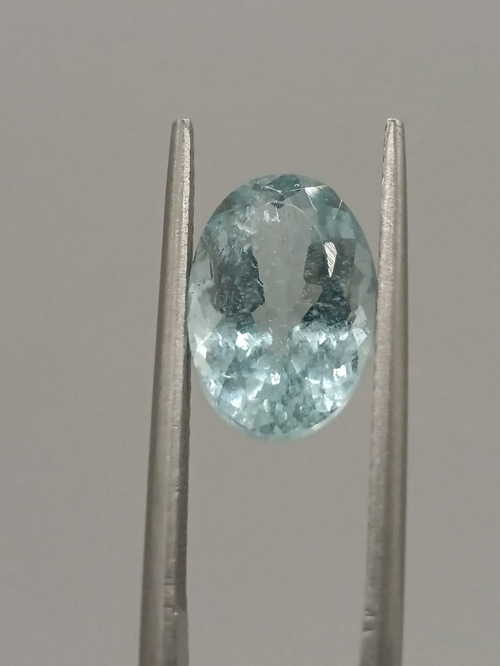 Aguamarina ovalada de 3.35ct