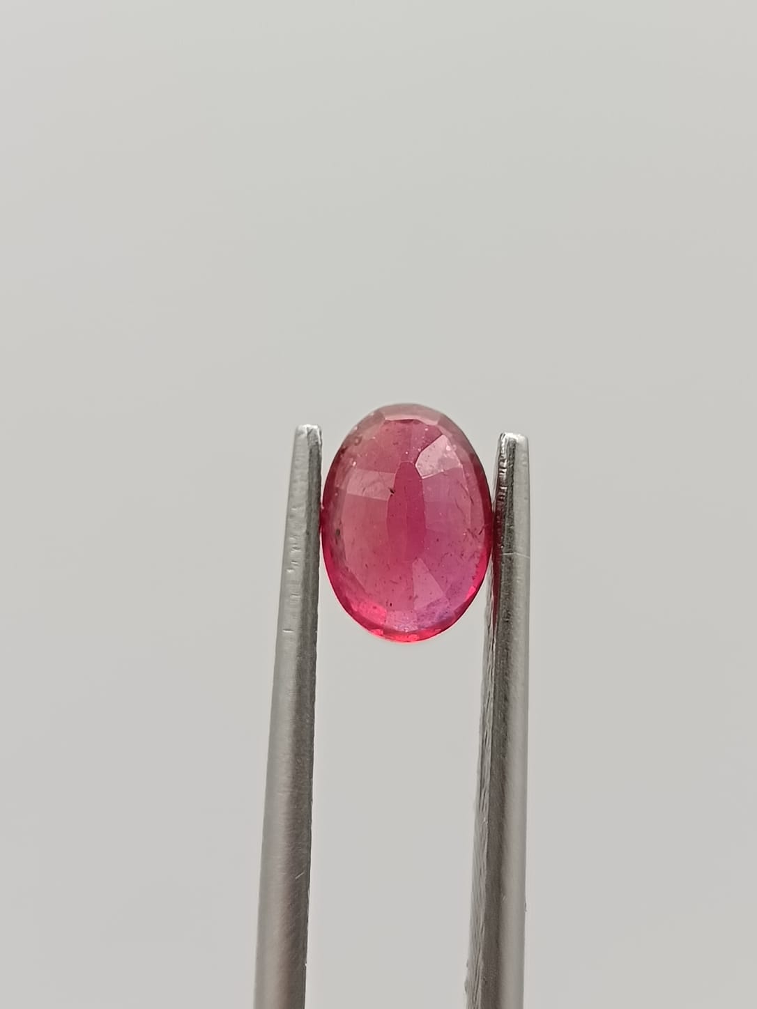 Rubí ovalado de 1.34ct