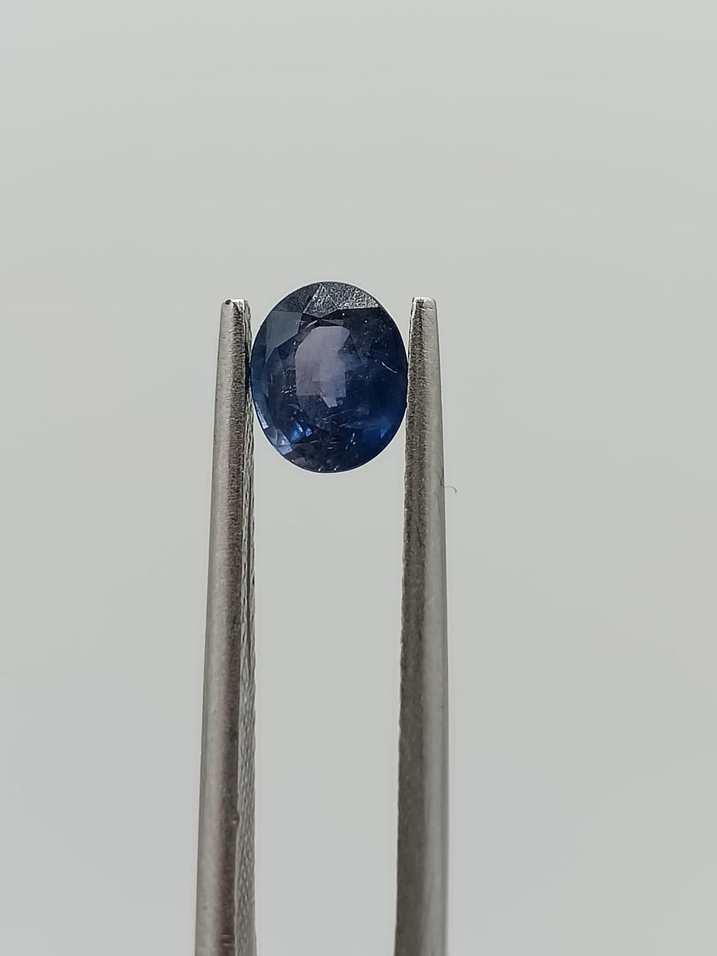 Zafiro ovalado de 0.90ct