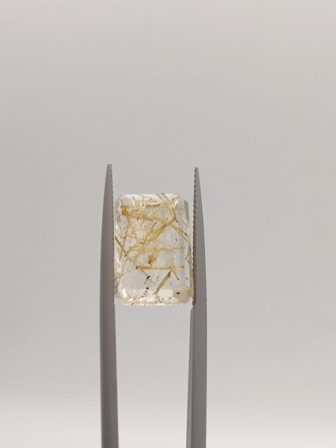 Cuarzo rutilado rectangular de 10.66ct