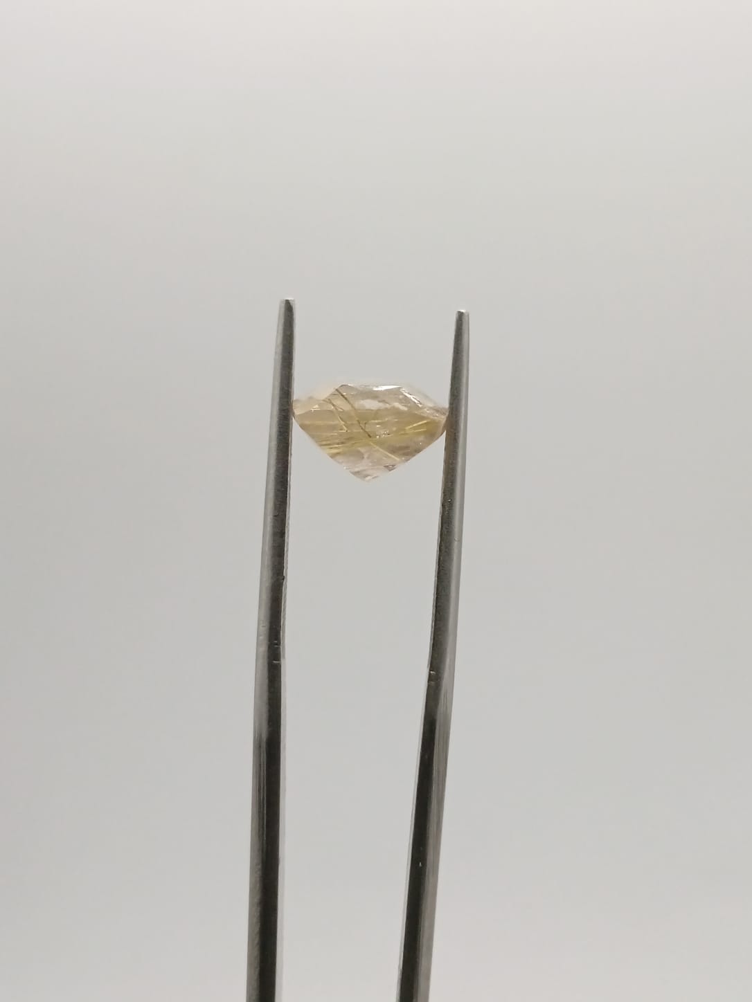 Cuarzo rutilado rectangular de 4.76ct
