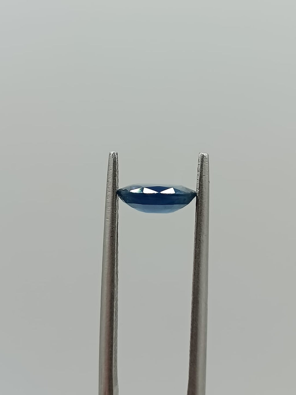 Zafiro ovalado de 0.95ct