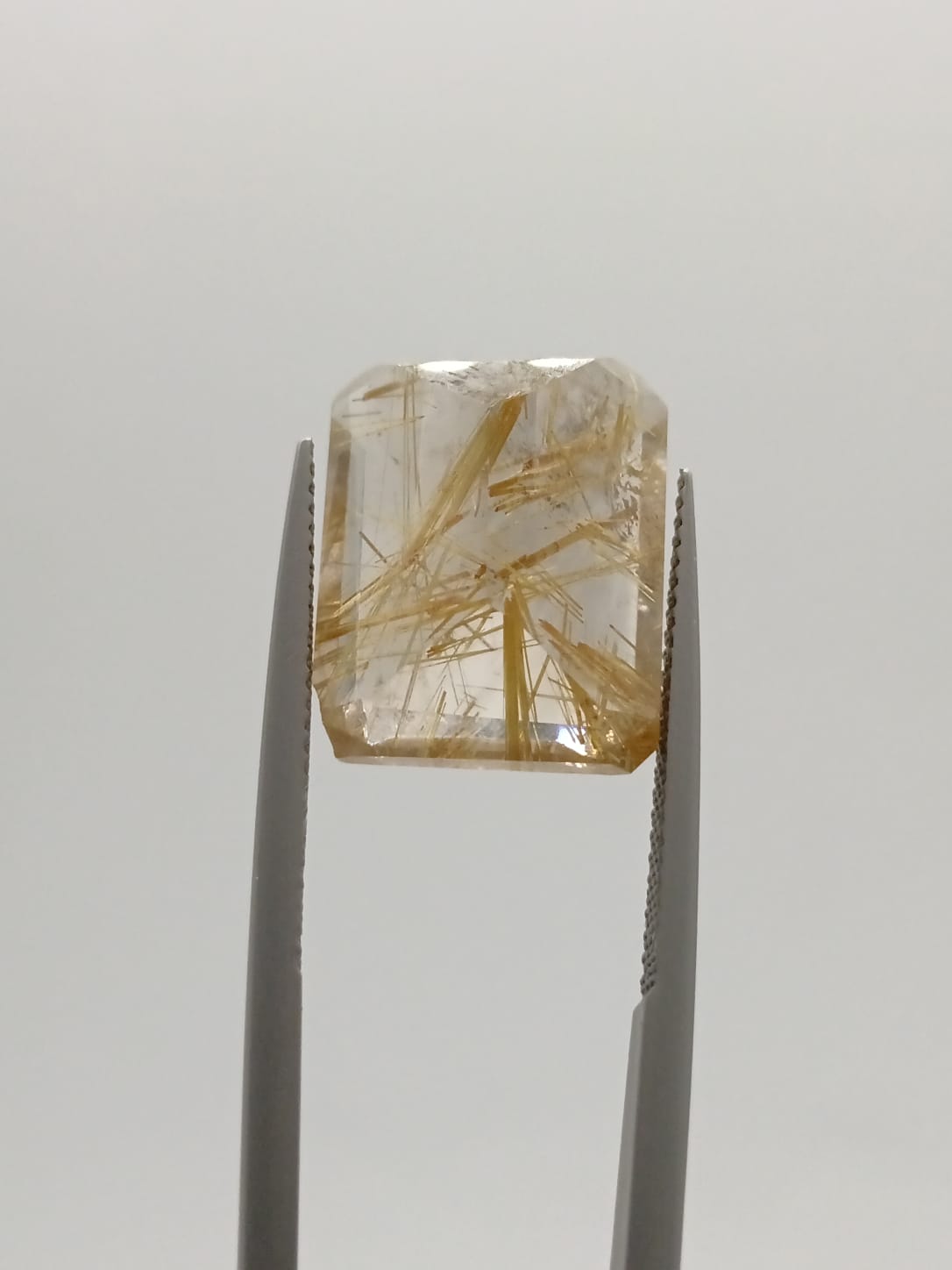 Cuarzo rutilado rectangular de 13.05ct