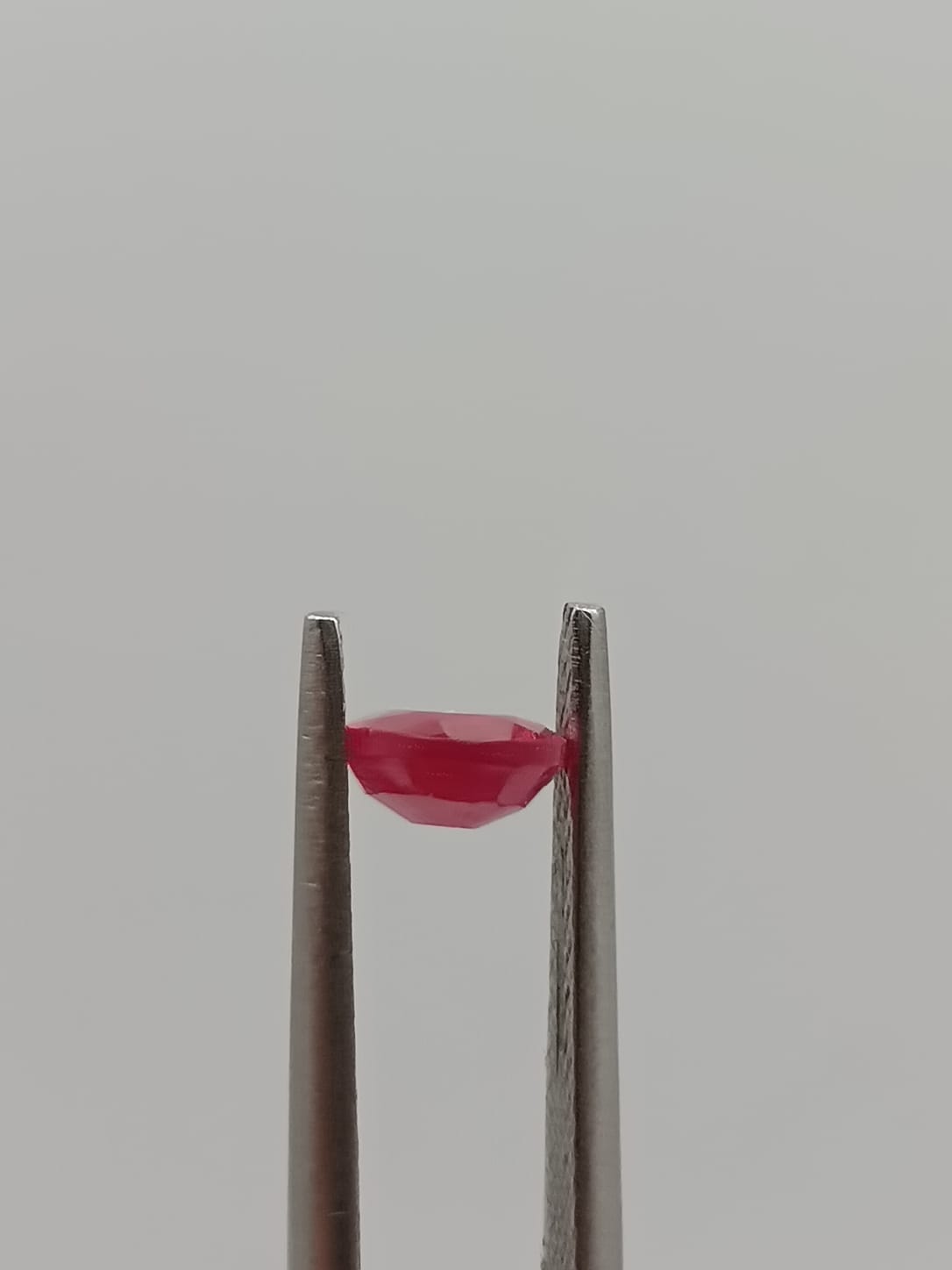 Rubí ovalado de 1.09ct