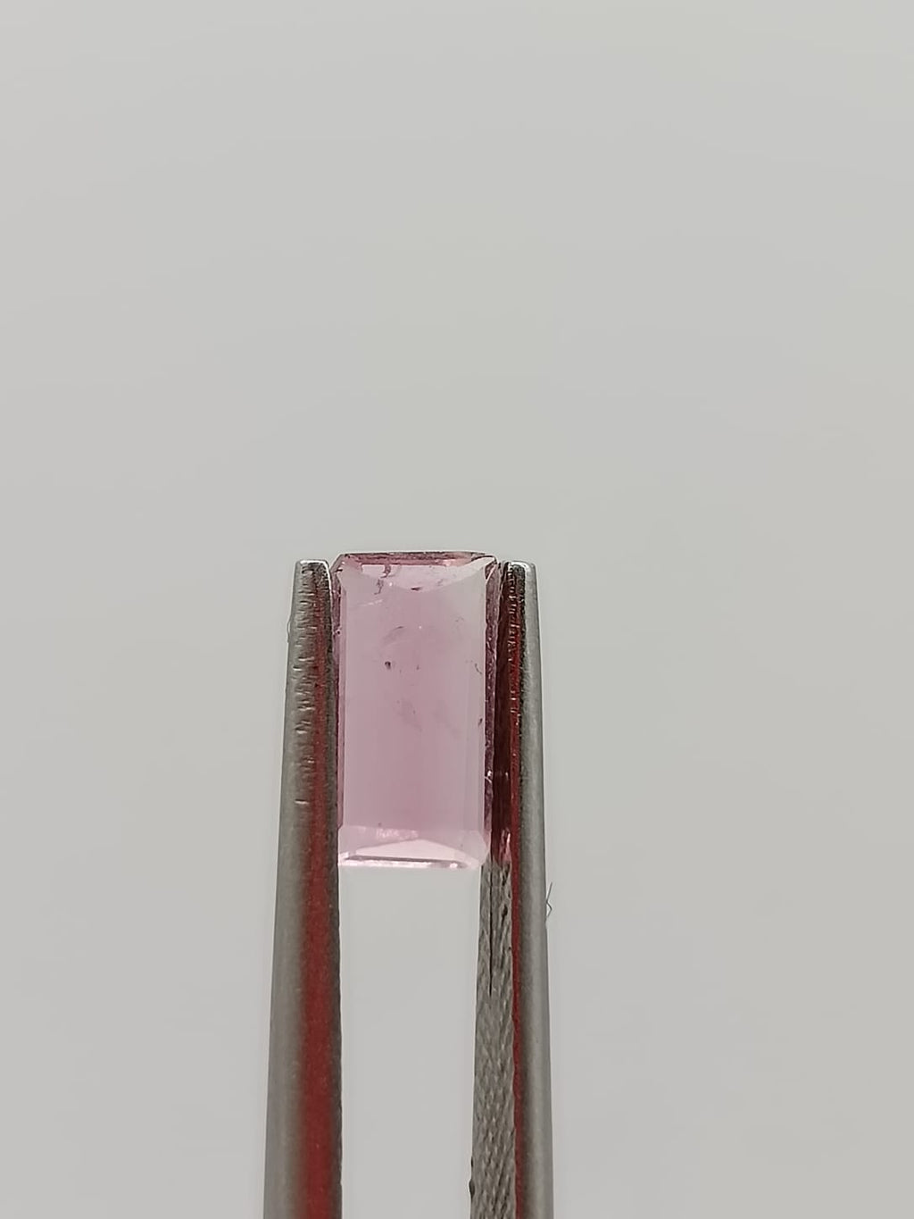 Turmalina rosa rectangular de 0.84ct