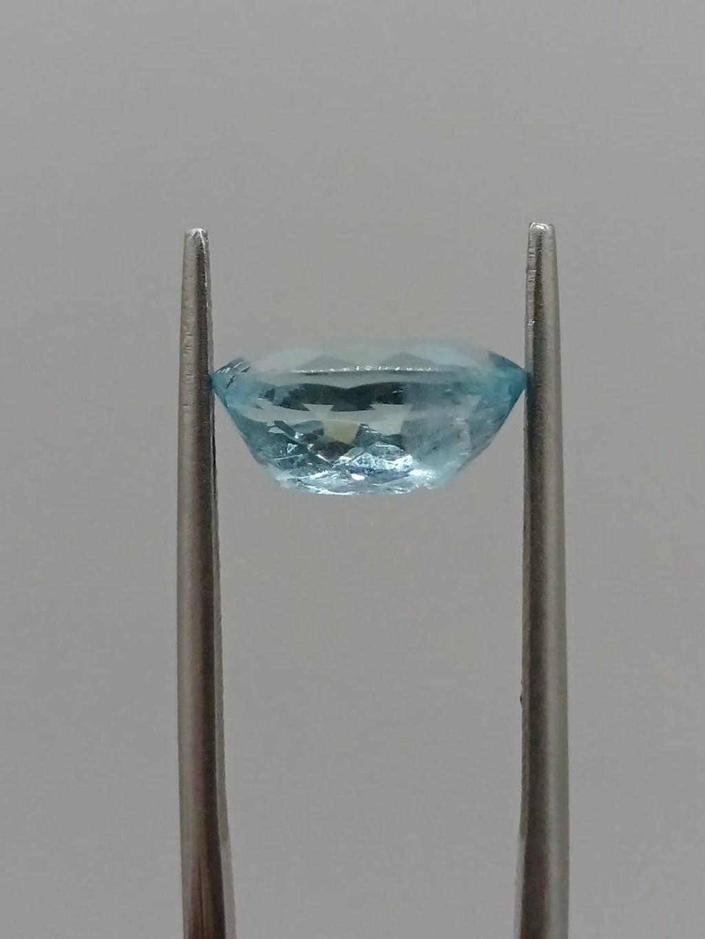 Aguamarina ovalada de 2.38ct
