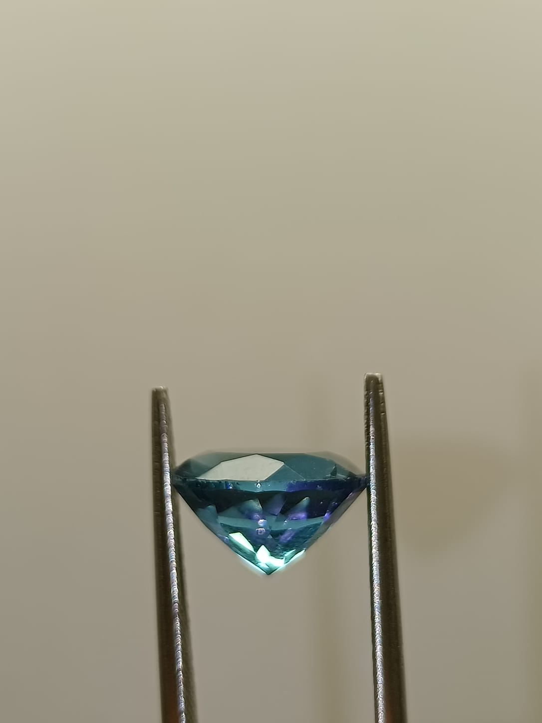 Alejandrita circular de 2.86ct