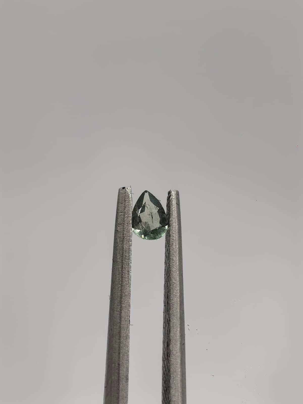 Alexandrita natural forma de gota de 0.06ct