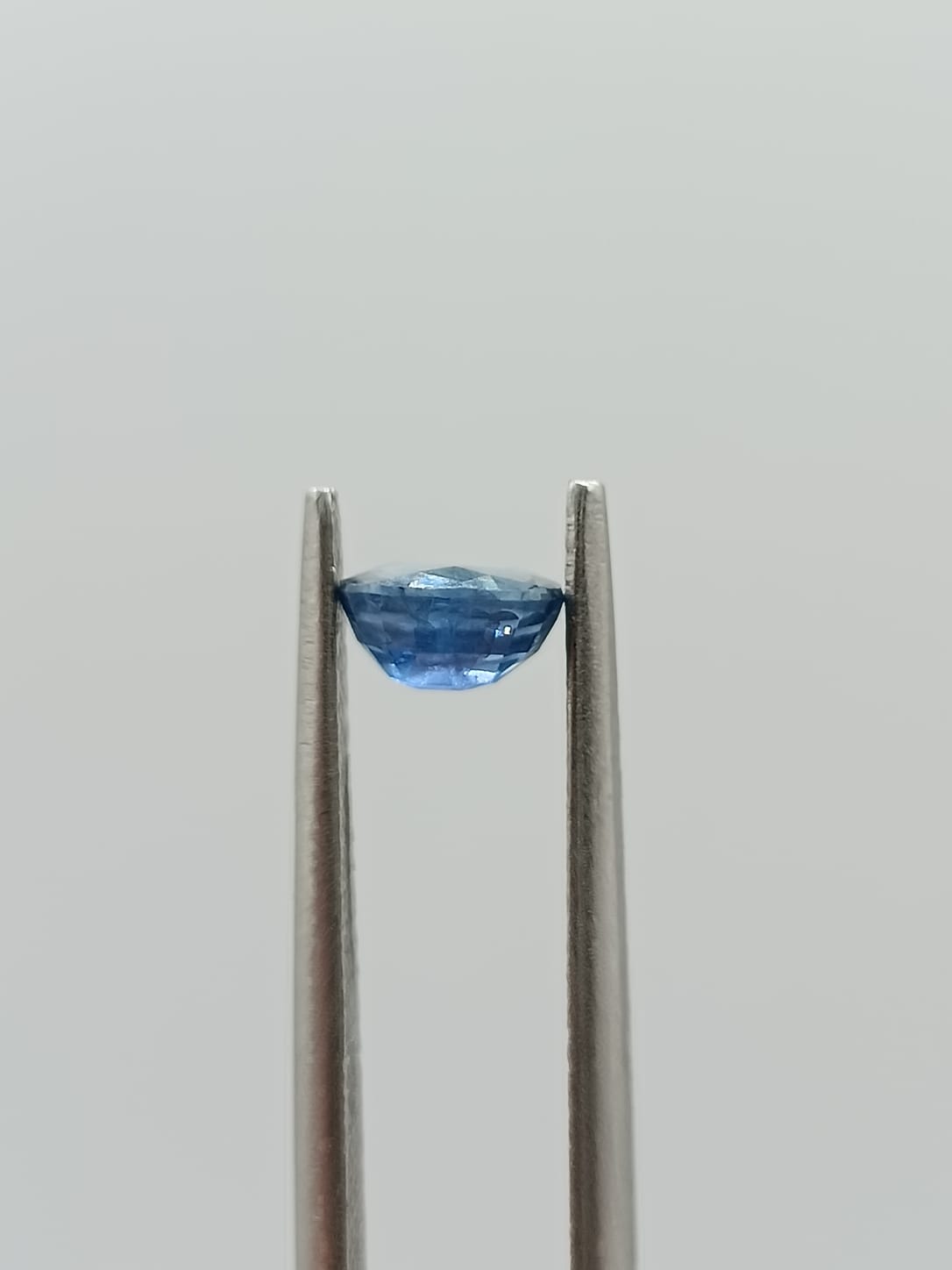 Zafiro ovalado de 0.68ct