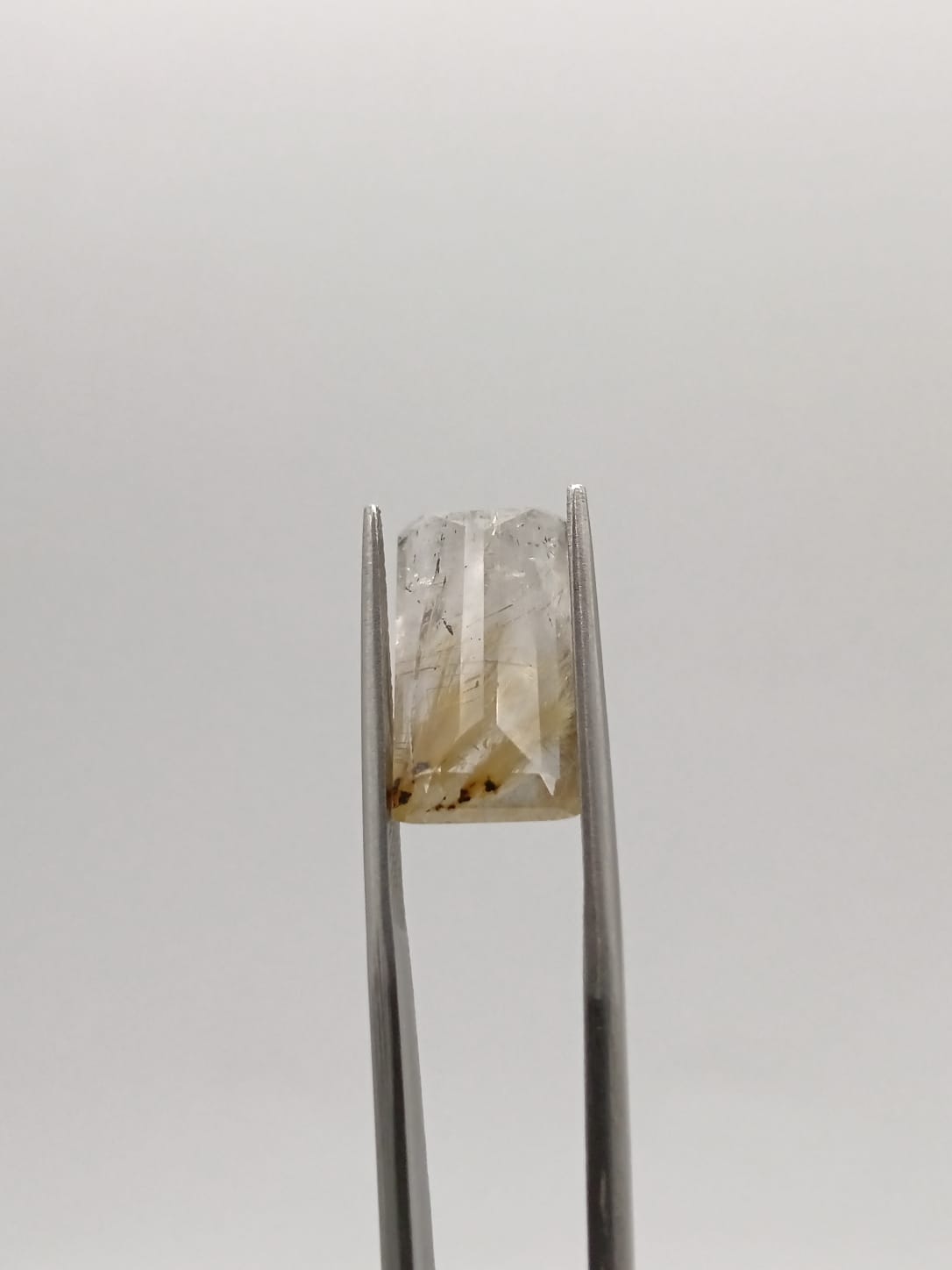 Cuarzo rutilado rectangular de 7.18ct