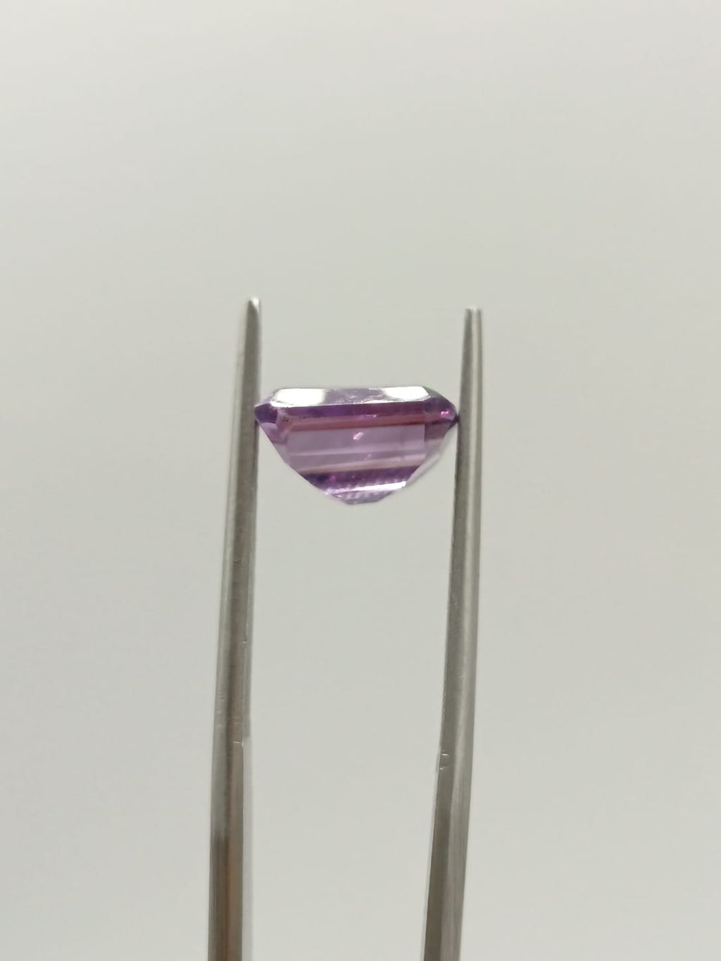 Amatista forma trapezoide de 2.94ct