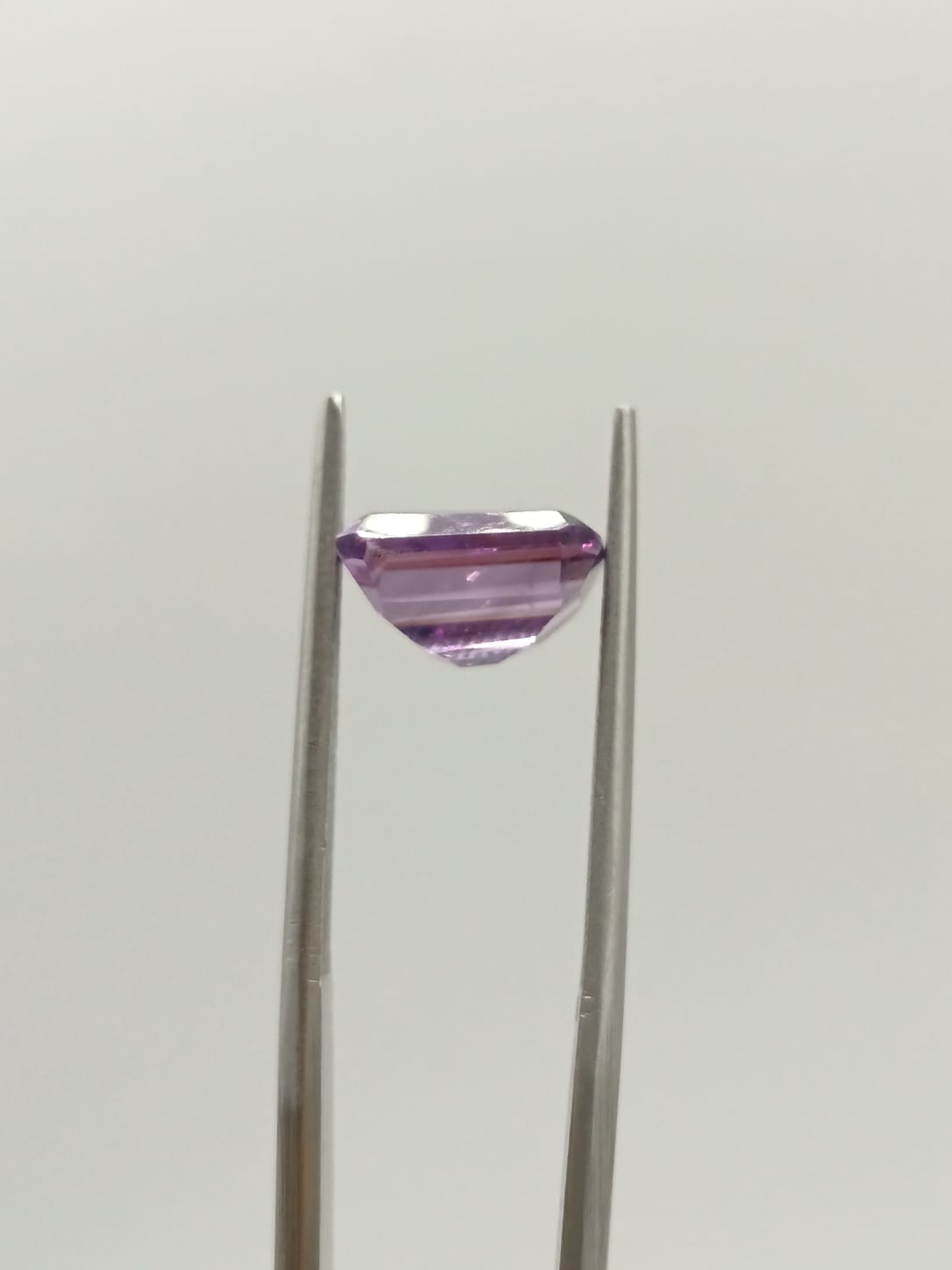 Amatista forma trapezoide de 2.94ct