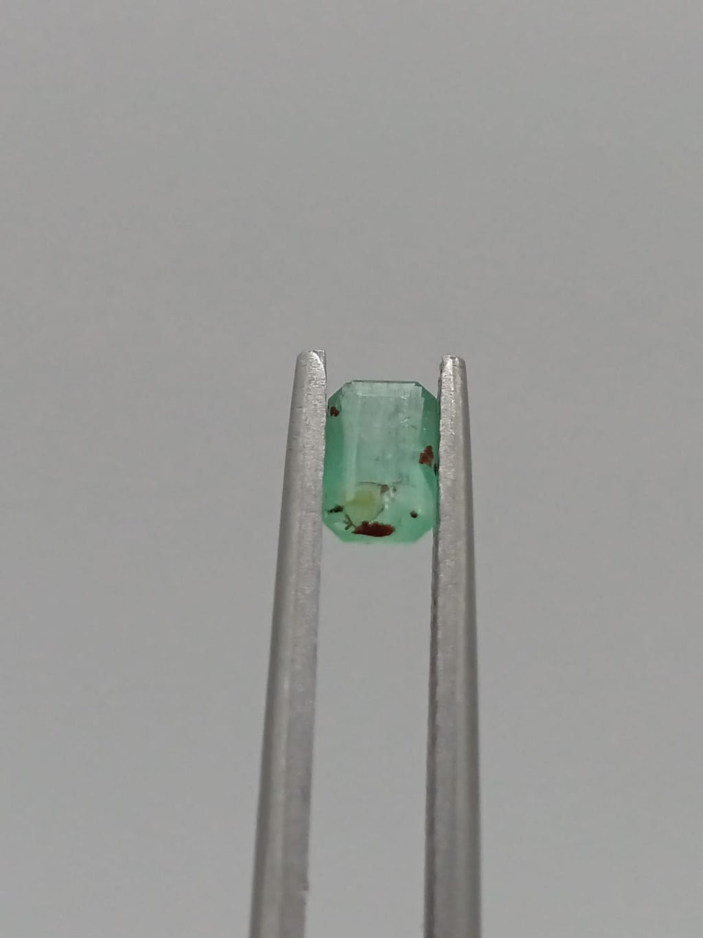 Esmeralda brasileña rectangular de 0.30ct