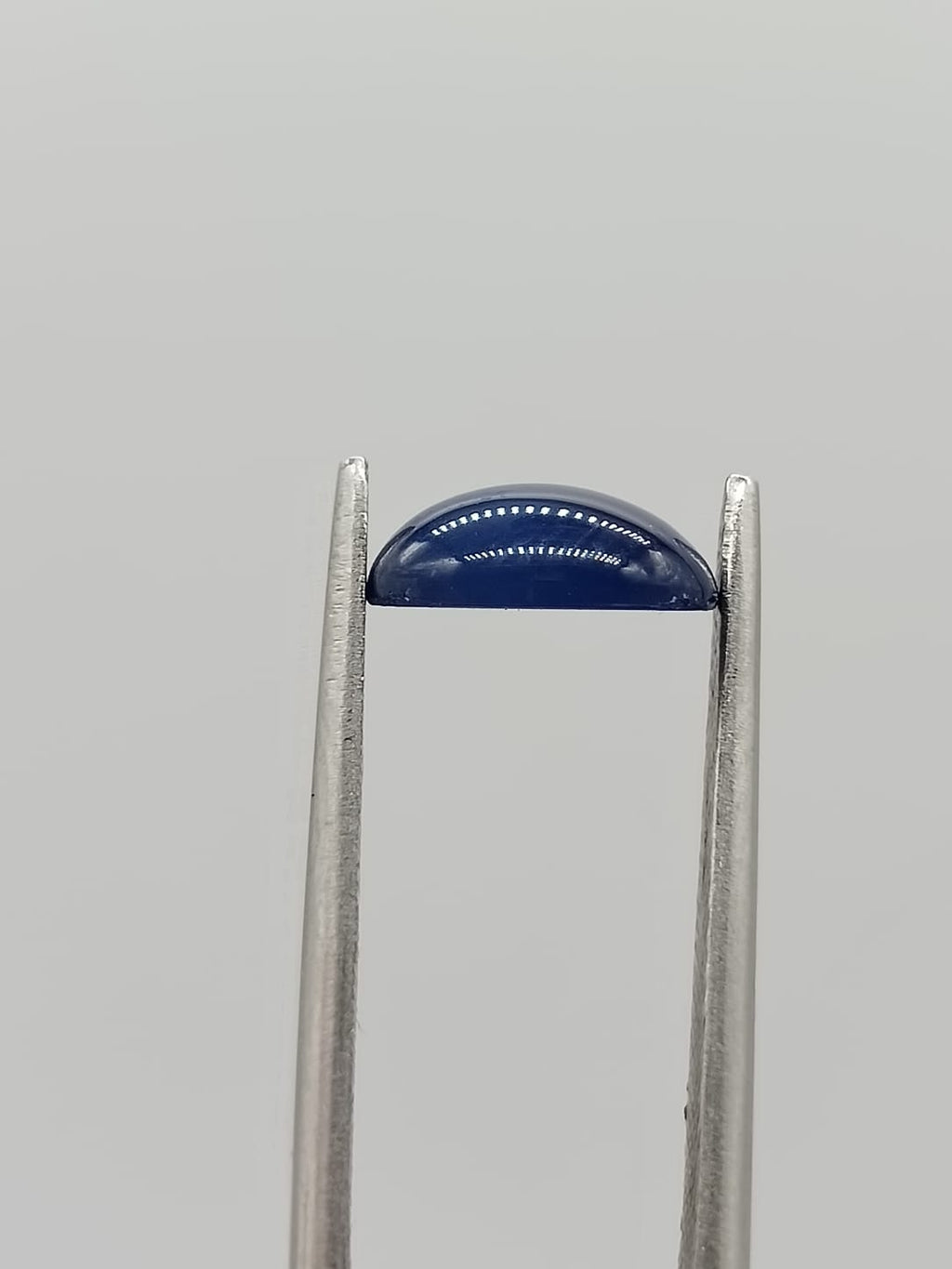 Zafiro ovalado de 2.24ct