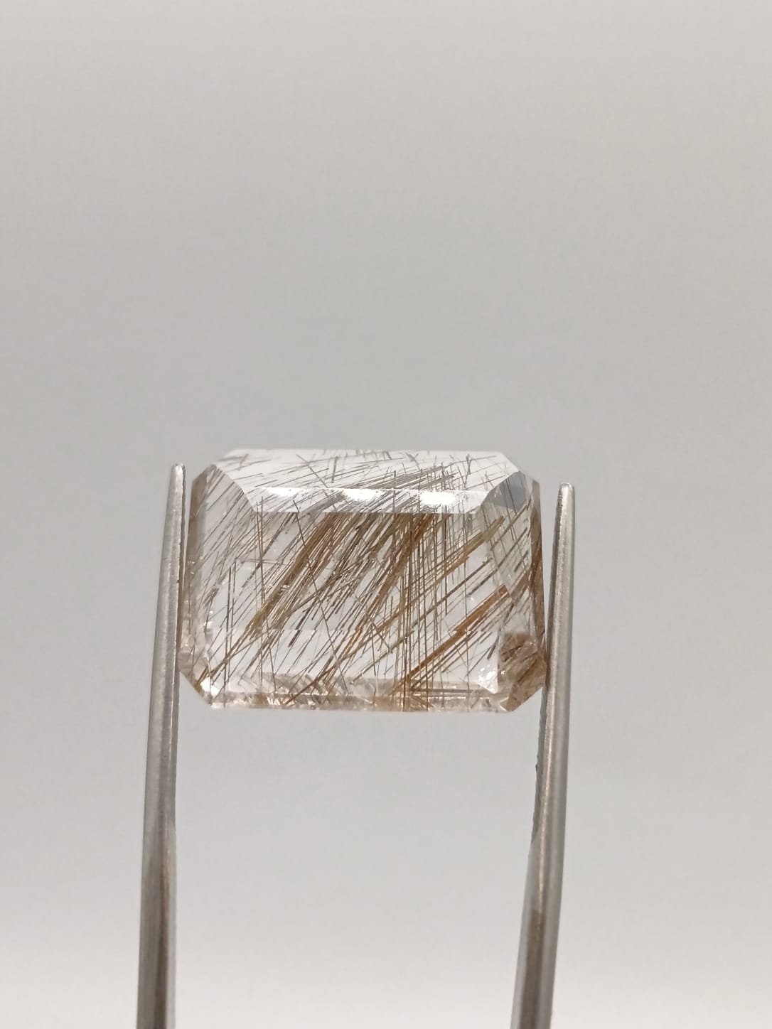 Cuarzo rutilado rectangular de 22.35ct