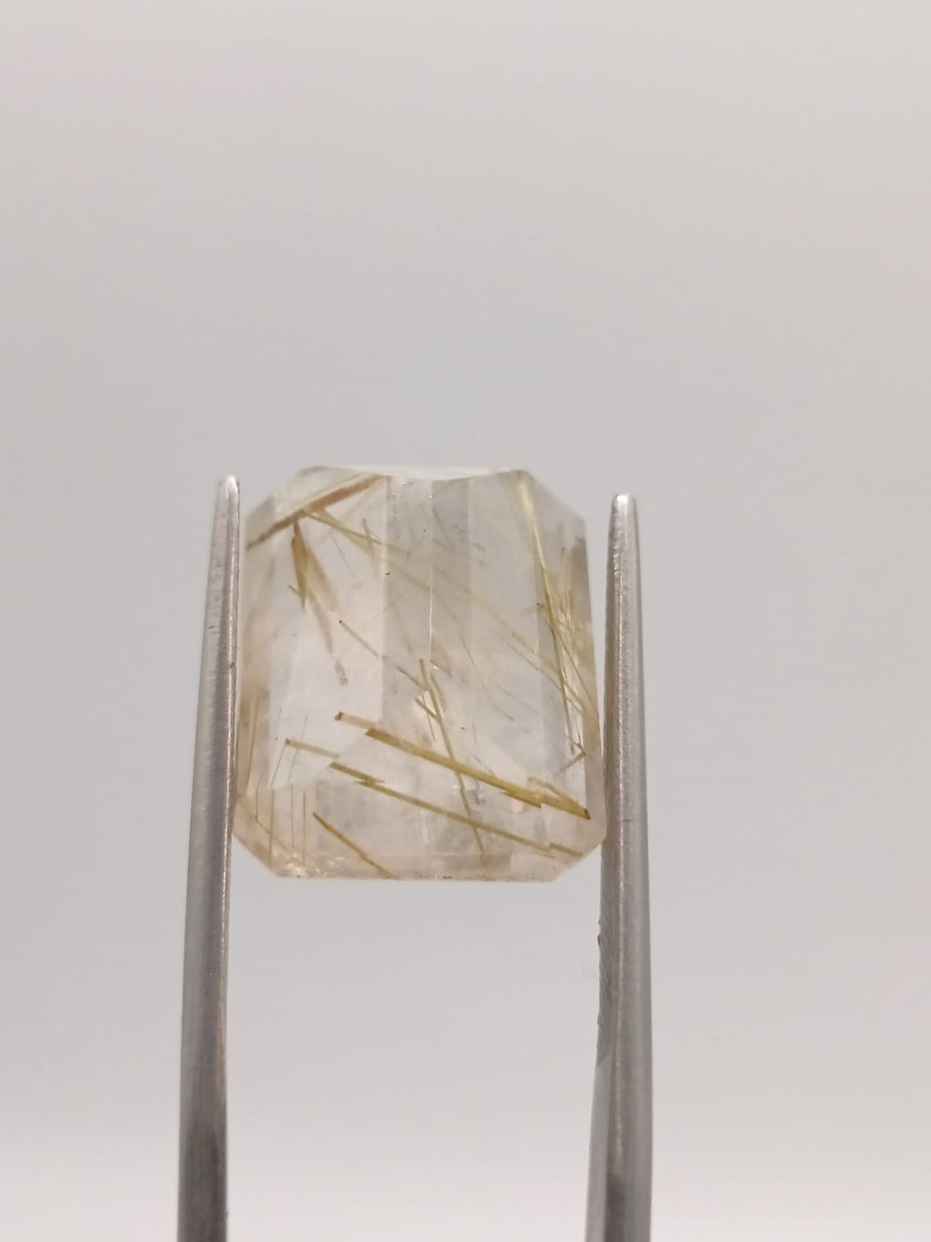 Cuarzo rutilado rectangular de 13.70ct