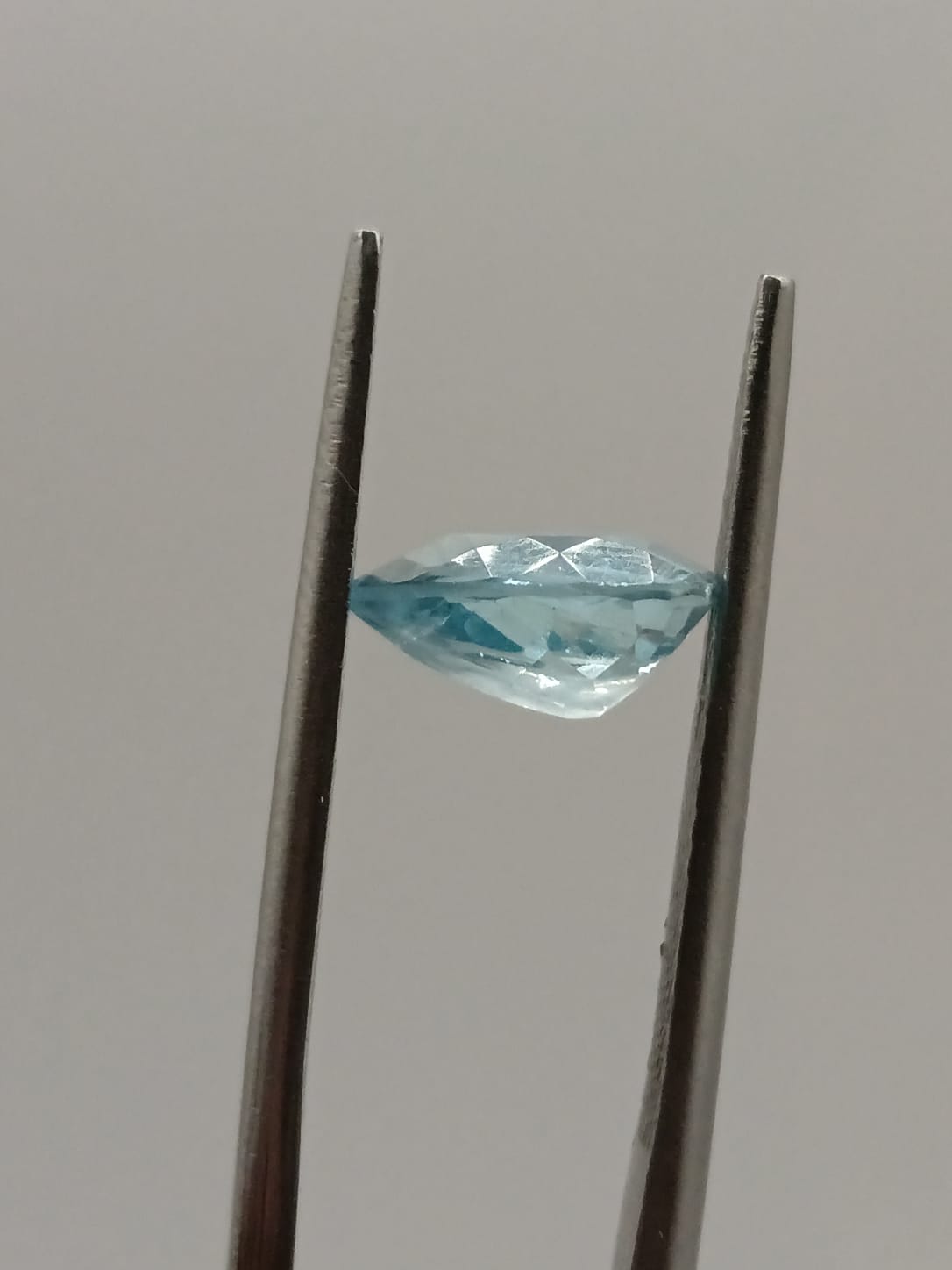 Aguamarina forma de gota de 1.48ct