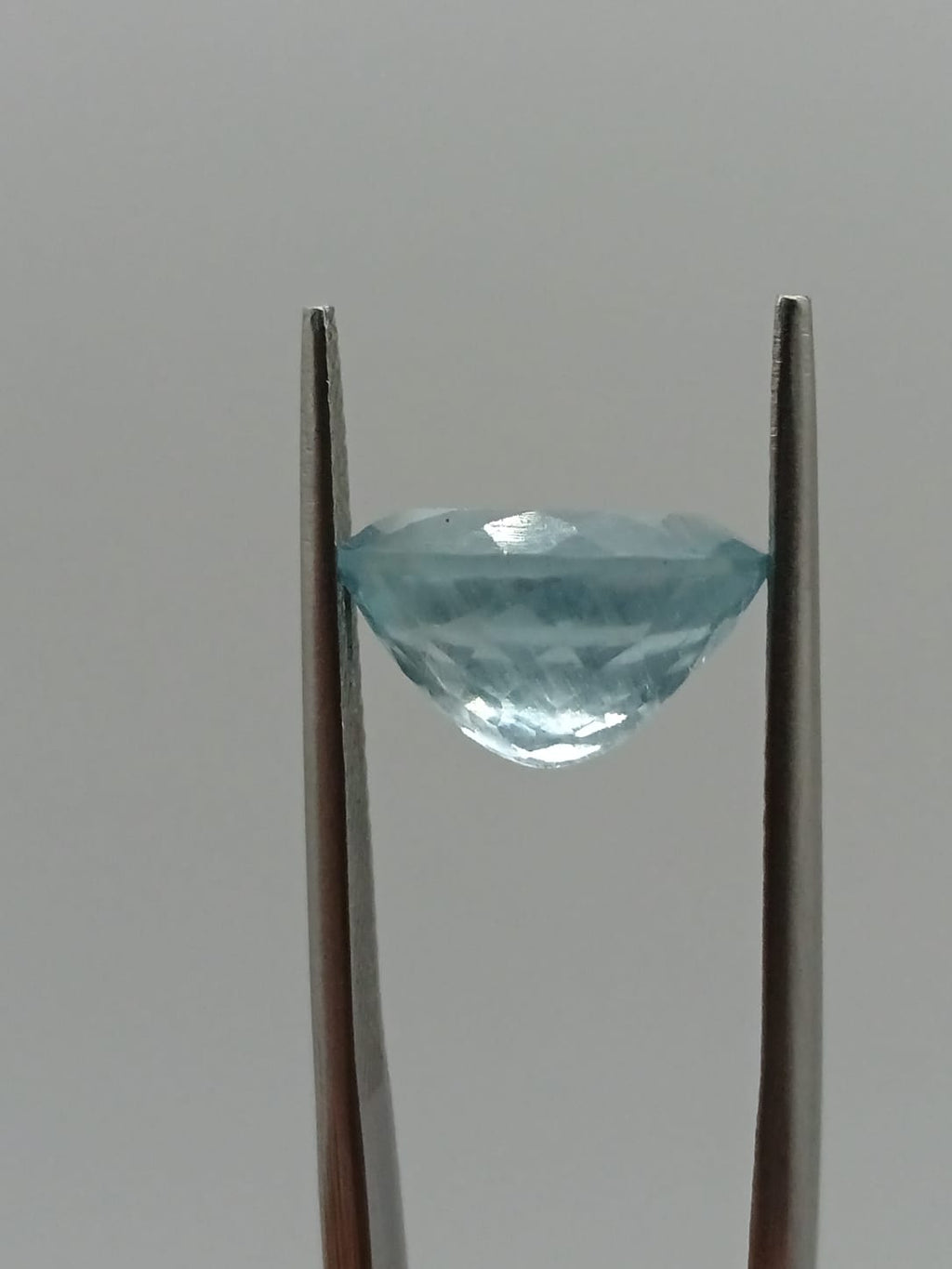 Aguamarina ovalada de 3.87ct