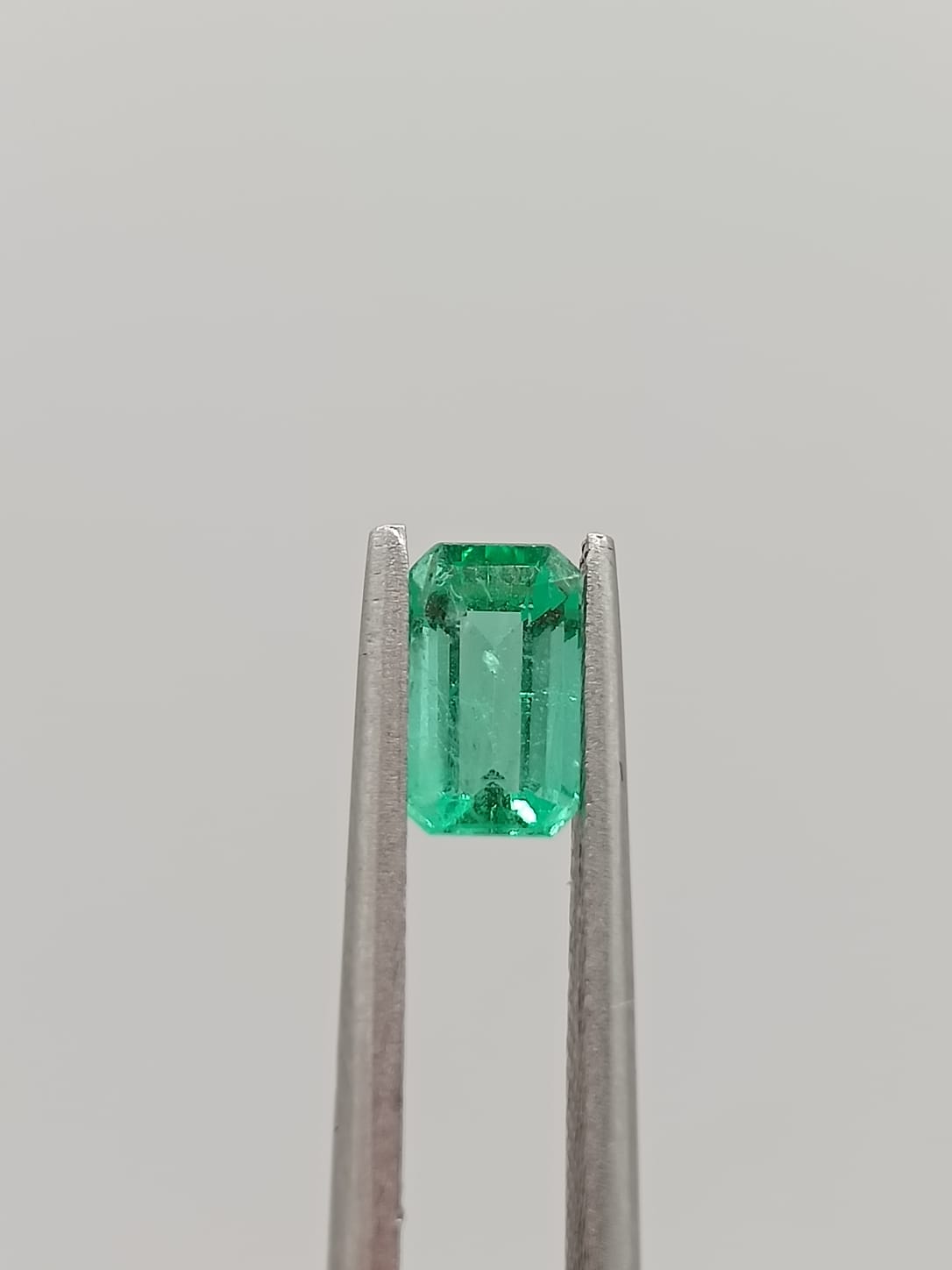Esmeralda colombiana rectangular de 0.71ct