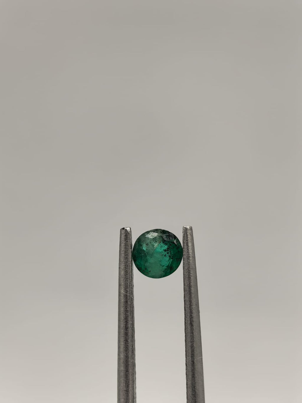 Esmeralda colombiana circular de 0.27ct