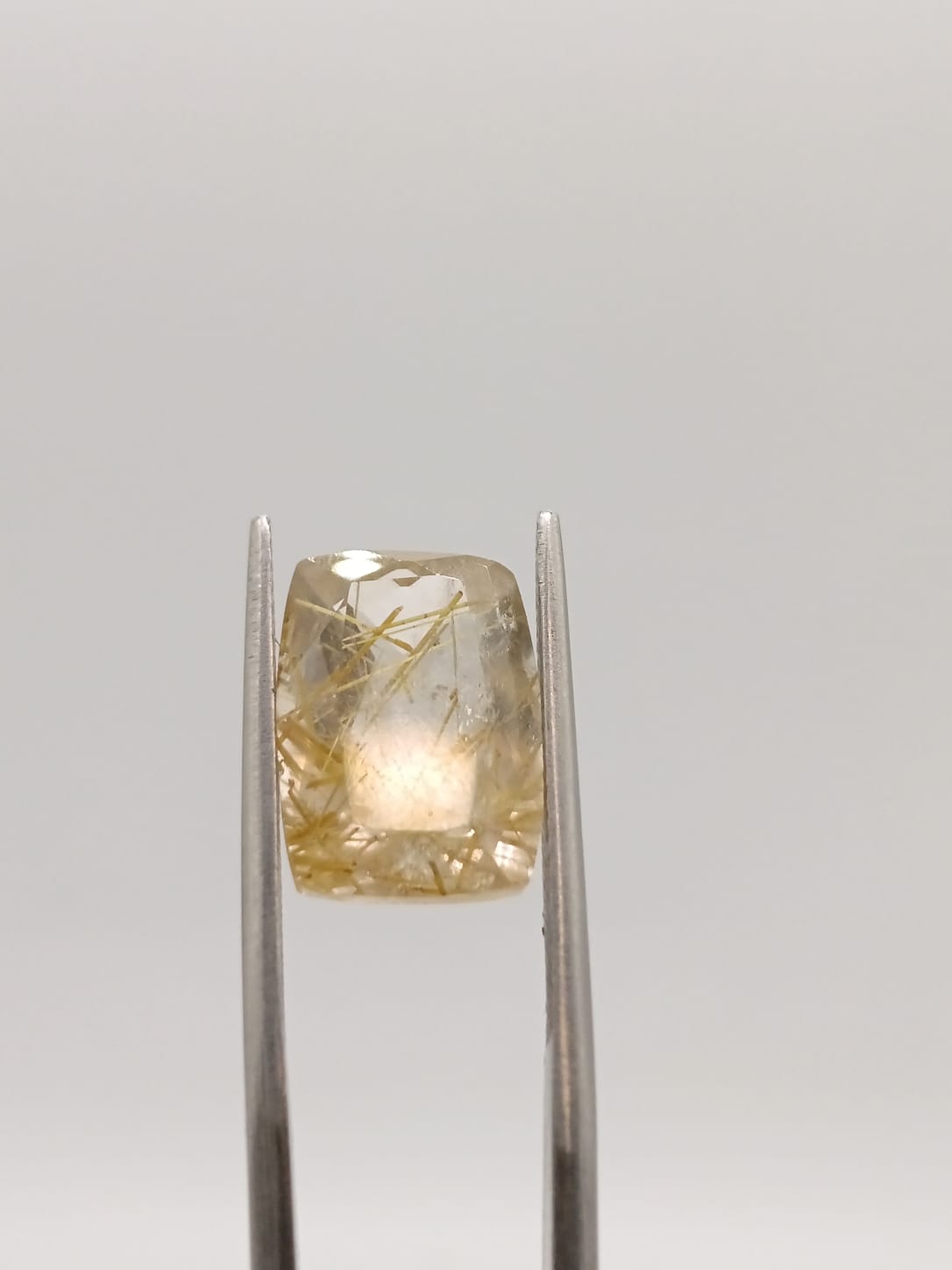 Cuarzo rutilado rectangular de 7.10ct