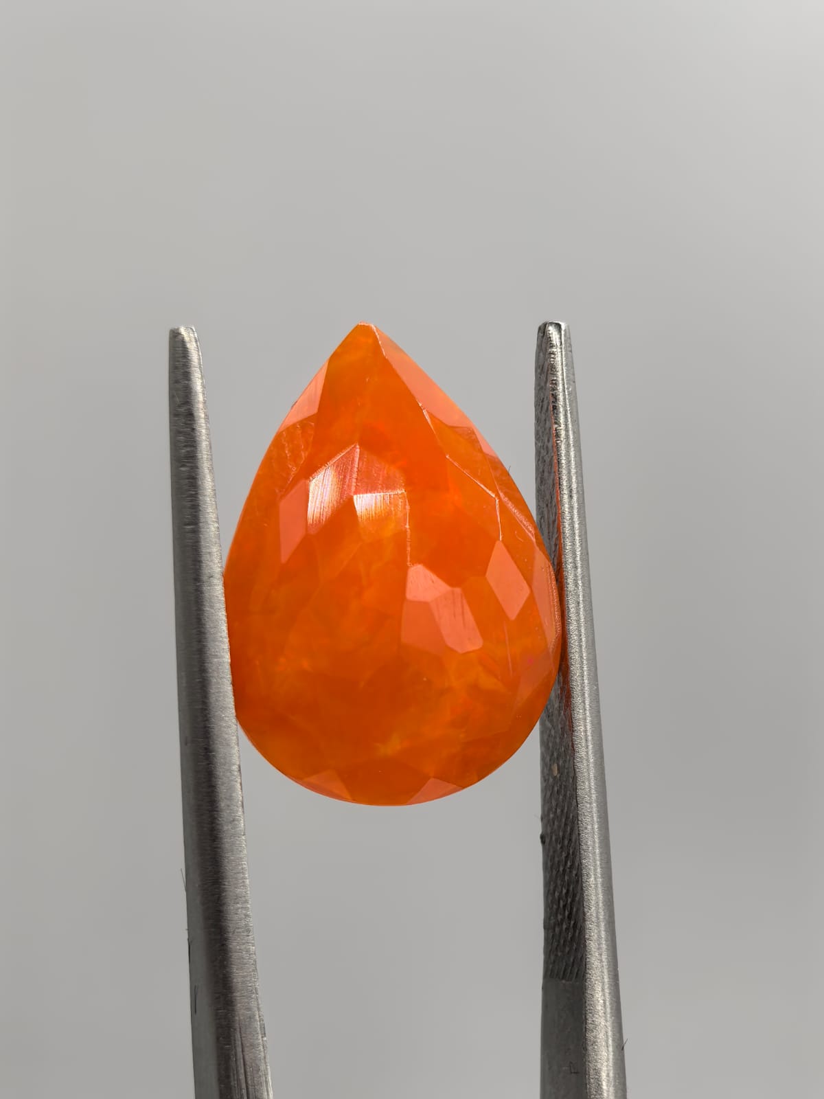 Ópalo forma de gota de 3.68ct